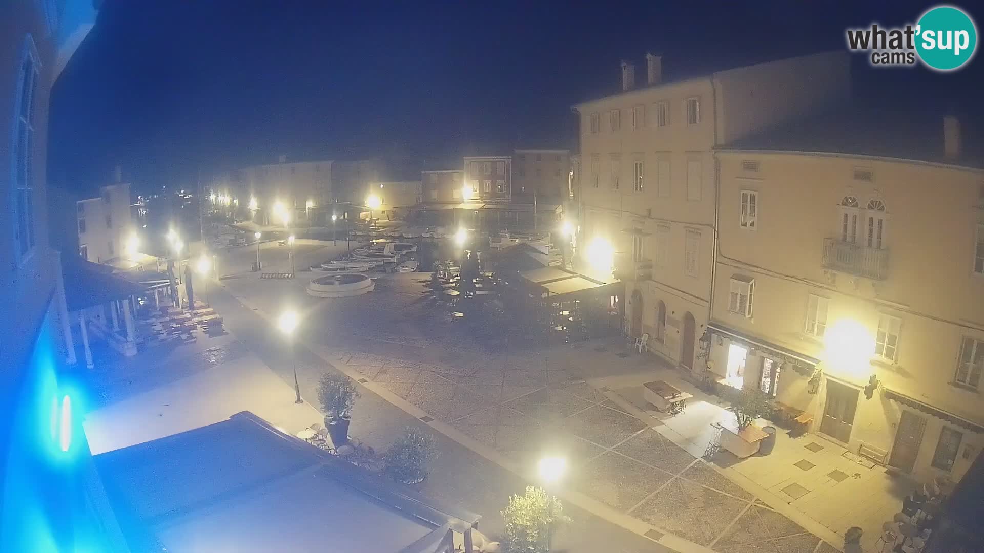 Cámara en vivo ciudad de Cres – plaza principal y “mandrač” – isla de Cres – Croacia