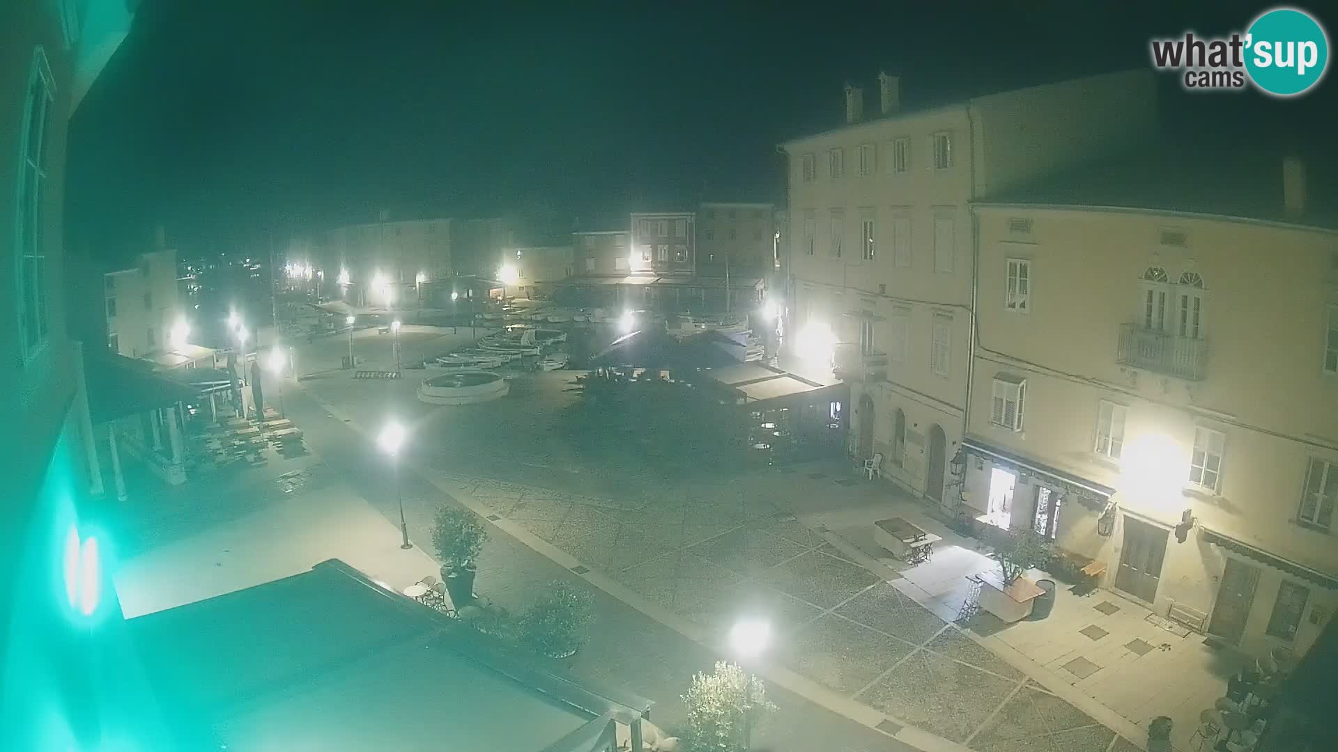 Cámara en vivo ciudad de Cres – plaza principal y “mandrač” – isla de Cres – Croacia