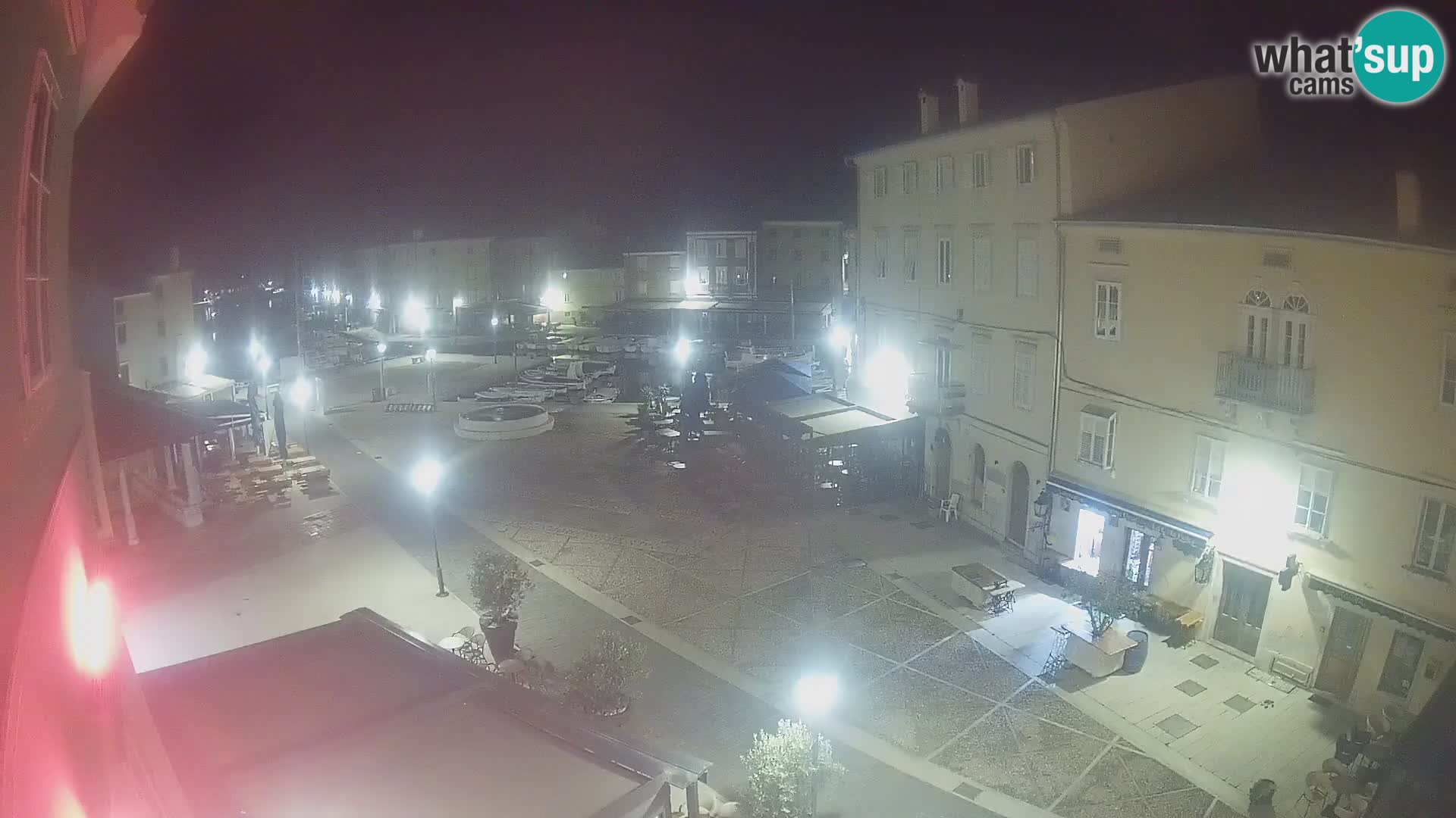 Cámara en vivo ciudad de Cres – plaza principal y “mandrač” – isla de Cres – Croacia