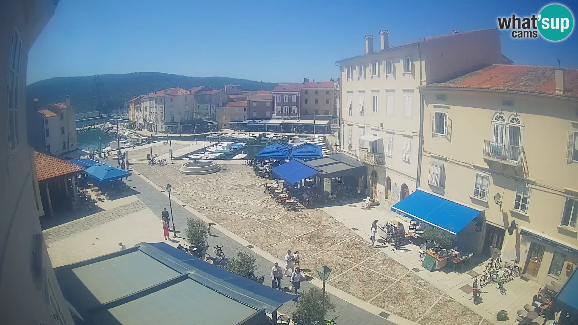 LIVE cam Cres city – main square and “mandrač” – Cres island – Croatia