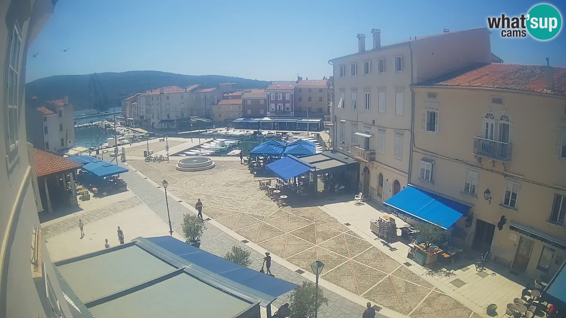 LIVE cam Cres city – main square and “mandrač” – Cres island – Croatia