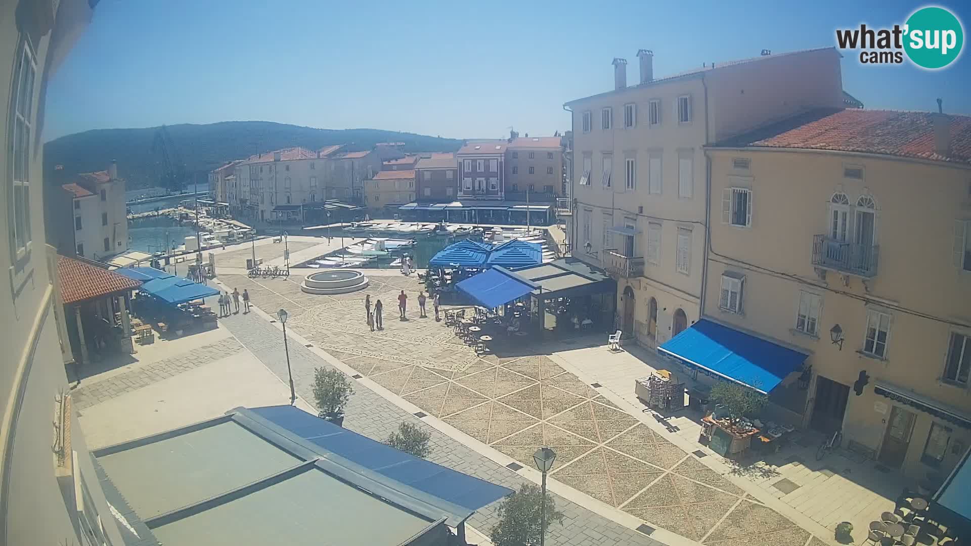 LIVE cam Cres Stadt – Hauptplatz und “mandrač” – Cres Insel – Kroatien