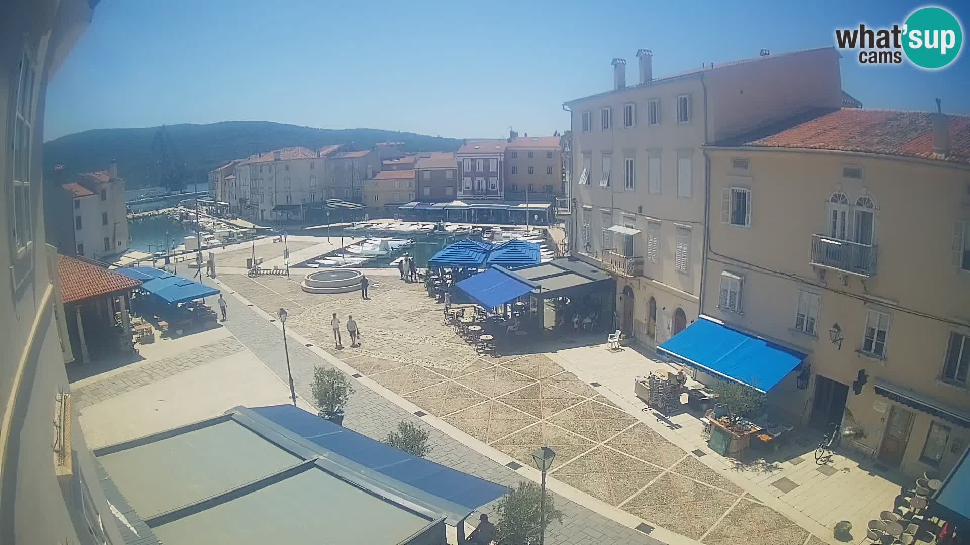 LIVE cam Cres city – main square and “mandrač” – Cres island – Croatia