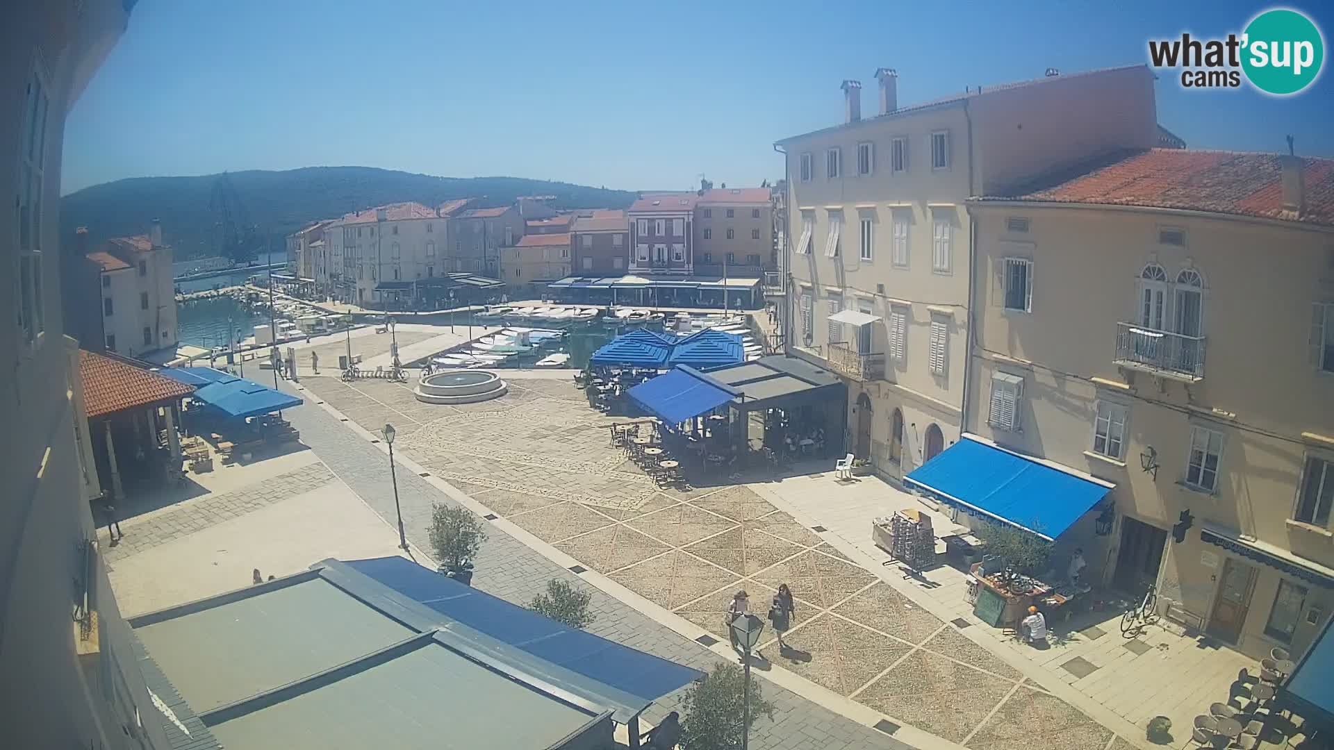 LIVE cam Cres city – main square and “mandrač” – Cres island – Croatia