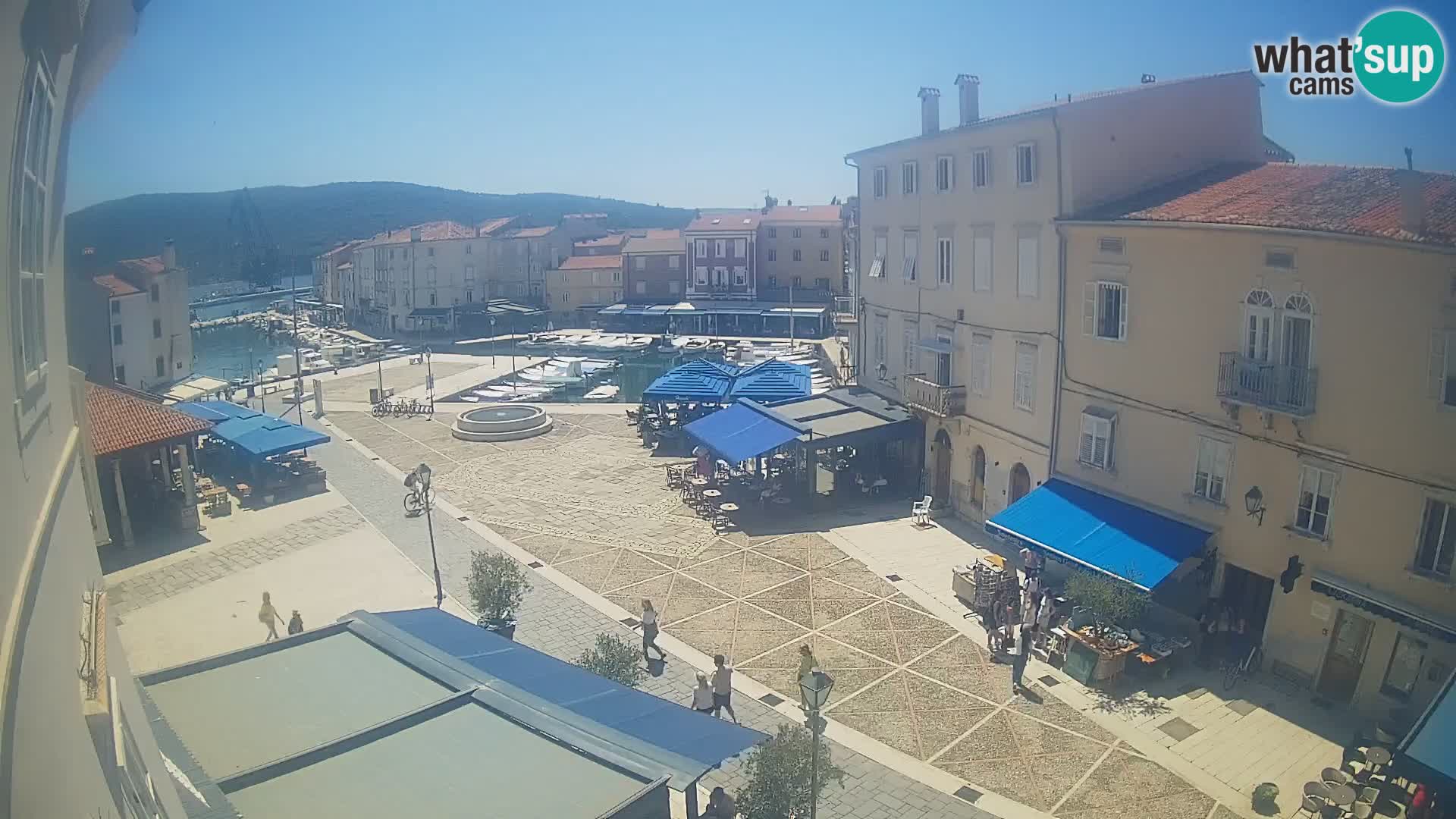 LIVE cam Cres city – main square and “mandrač” – Cres island – Croatia
