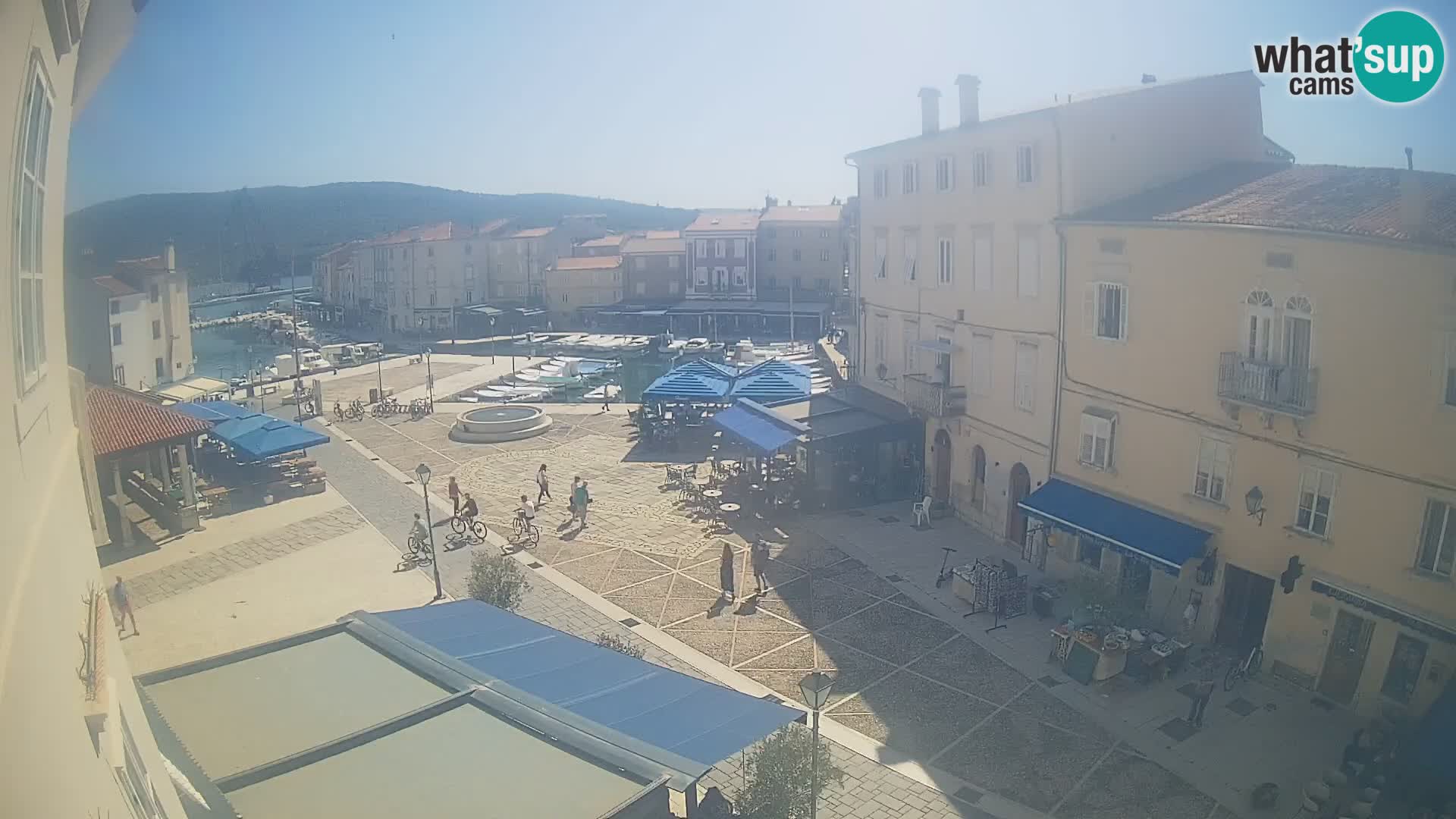 LIVE cam Cres city – main square and “mandrač” – Cres island – Croatia