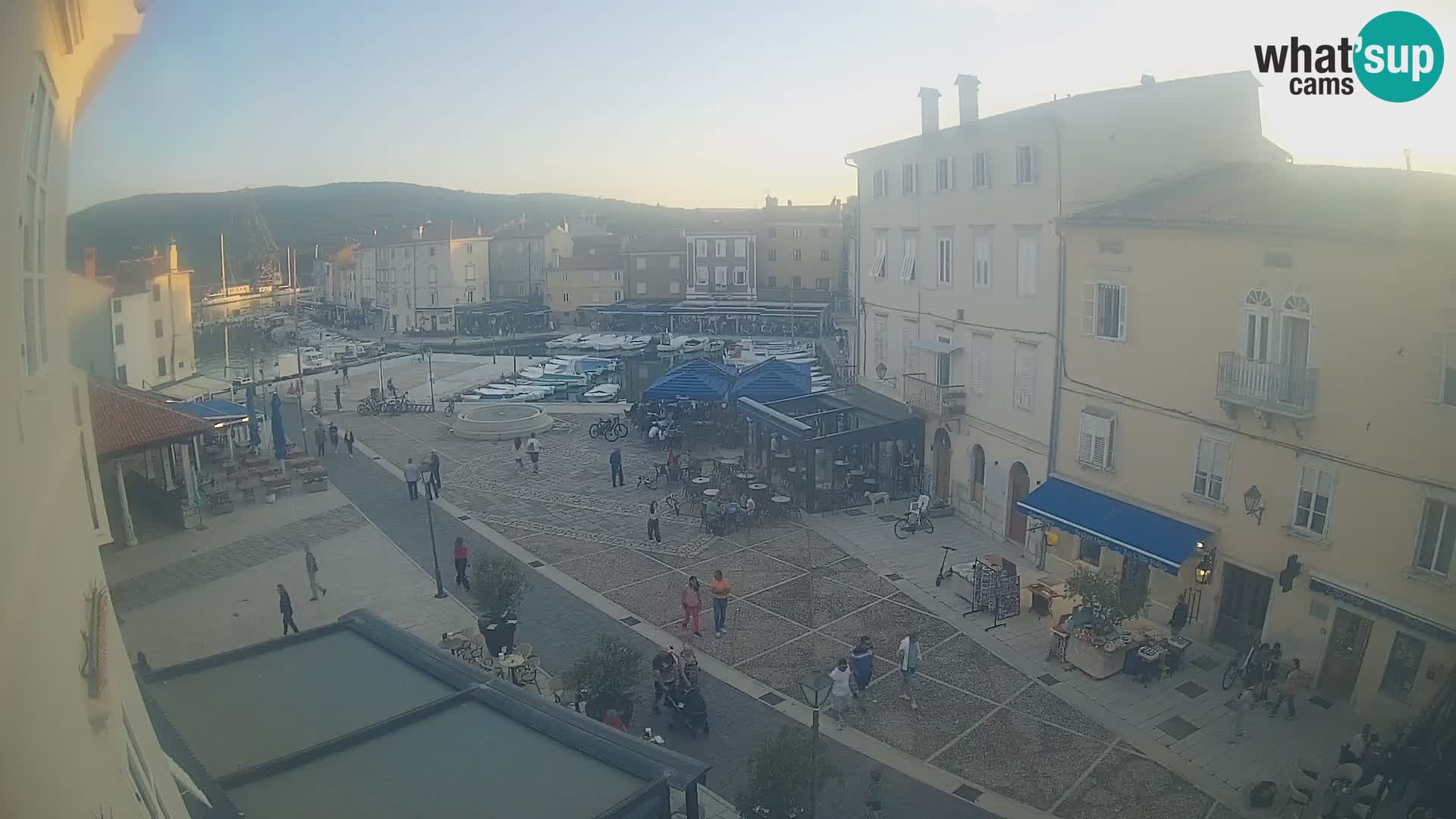 LIVE cam Cres city – main square and “mandrač” – Cres island – Croatia