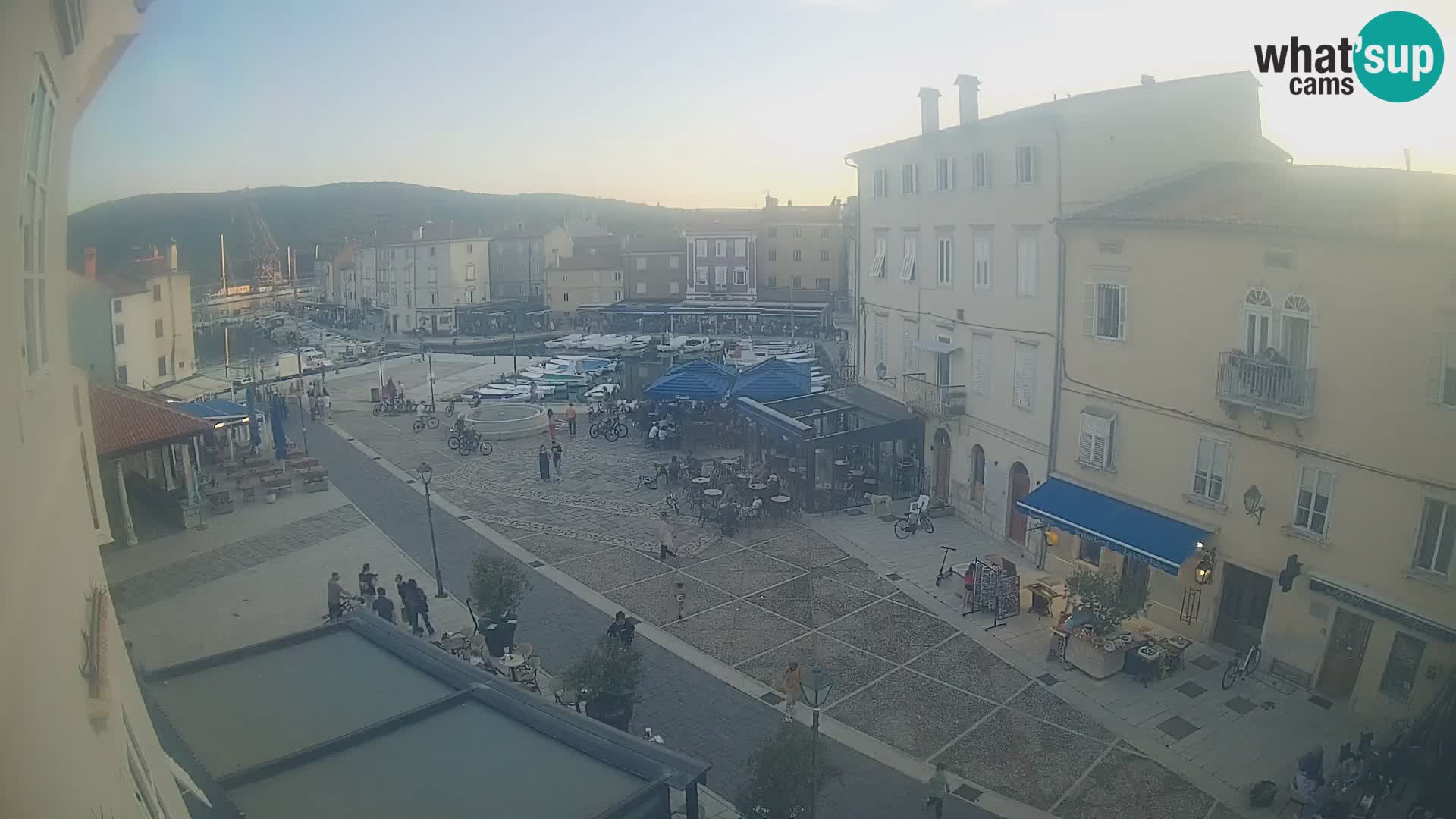 LIVE cam Cres città – piazza principale e “mandrač” – isola di Cherso – Croazia