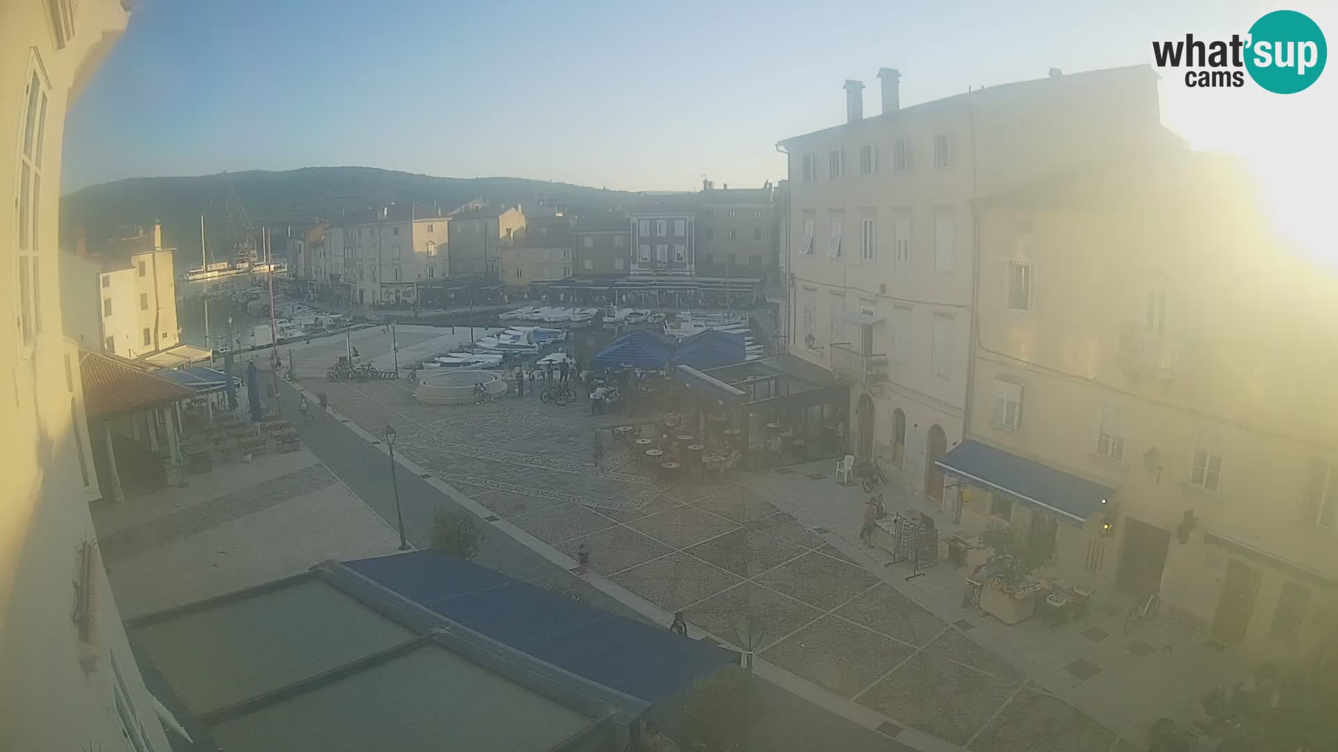 LIVE cam Cres città – piazza principale e “mandrač” – isola di Cherso – Croazia