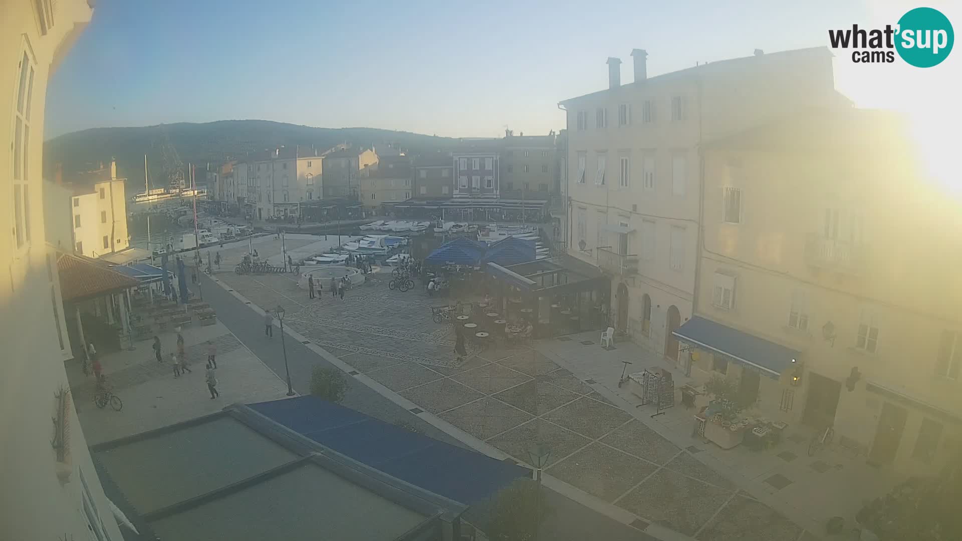 LIVE cam Cres city – main square and “mandrač” – Cres island – Croatia