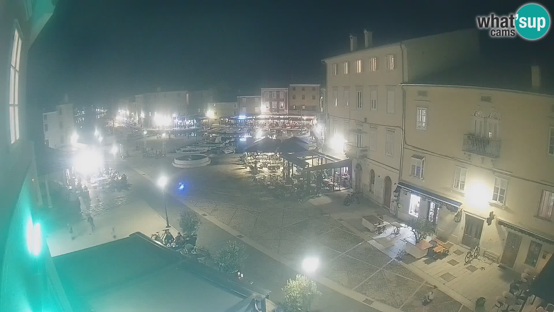 LIVE cam Cres city – place principale et “mandrač” – île de Cres – Croatie