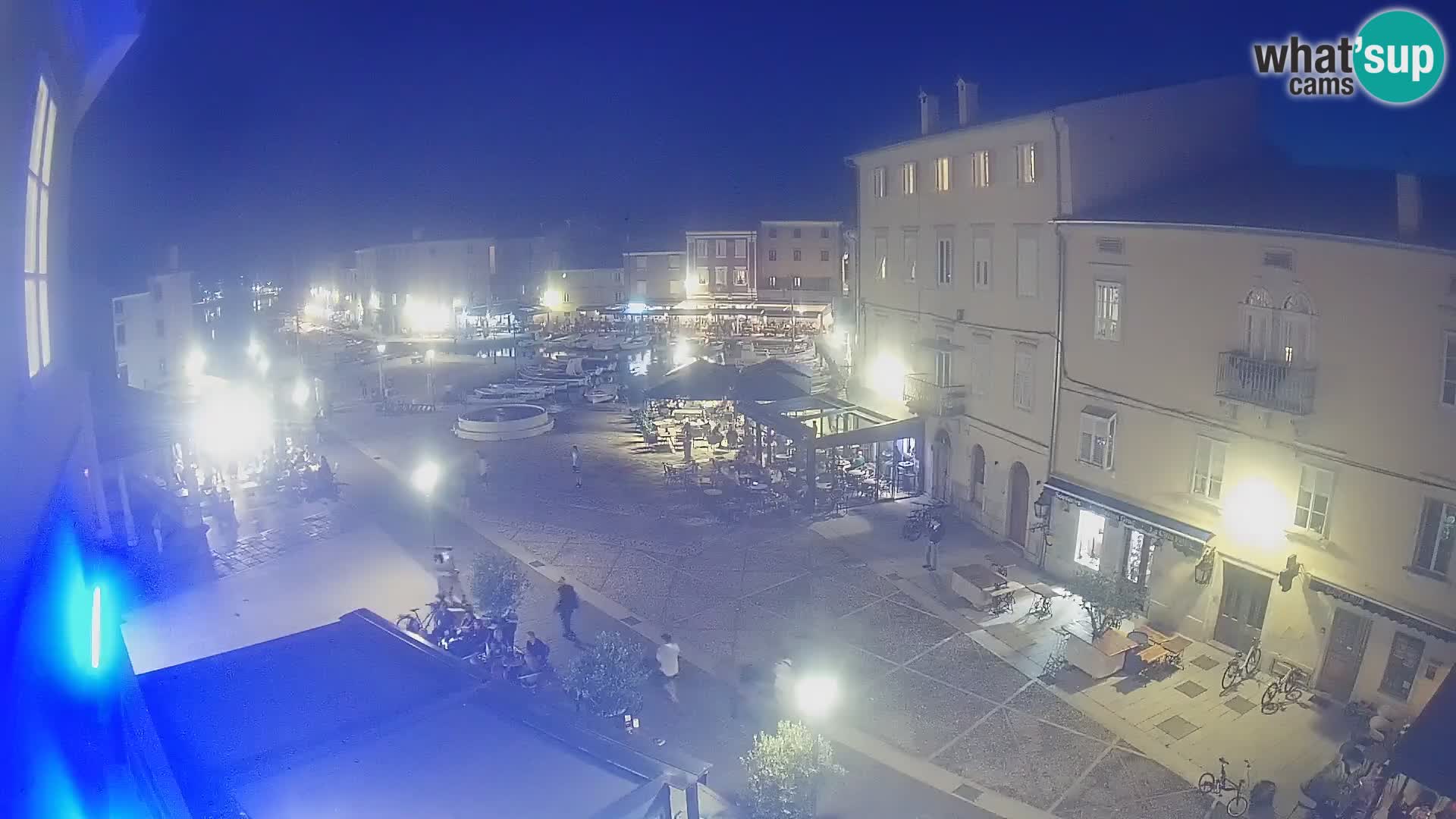 LIVE cam Cres city – place principale et “mandrač” – île de Cres – Croatie