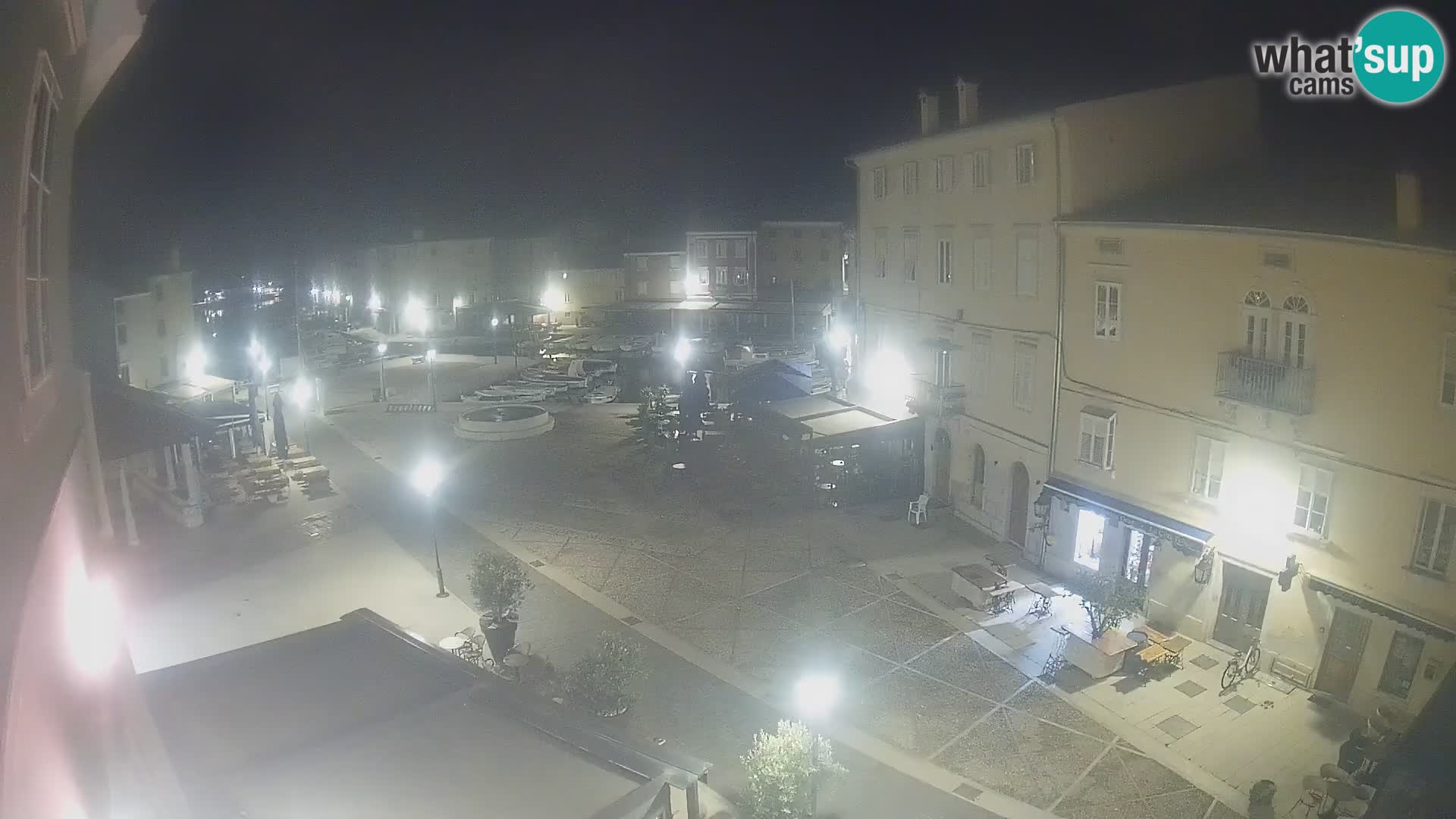 LIVE cam Cres city – place principale et “mandrač” – île de Cres – Croatie