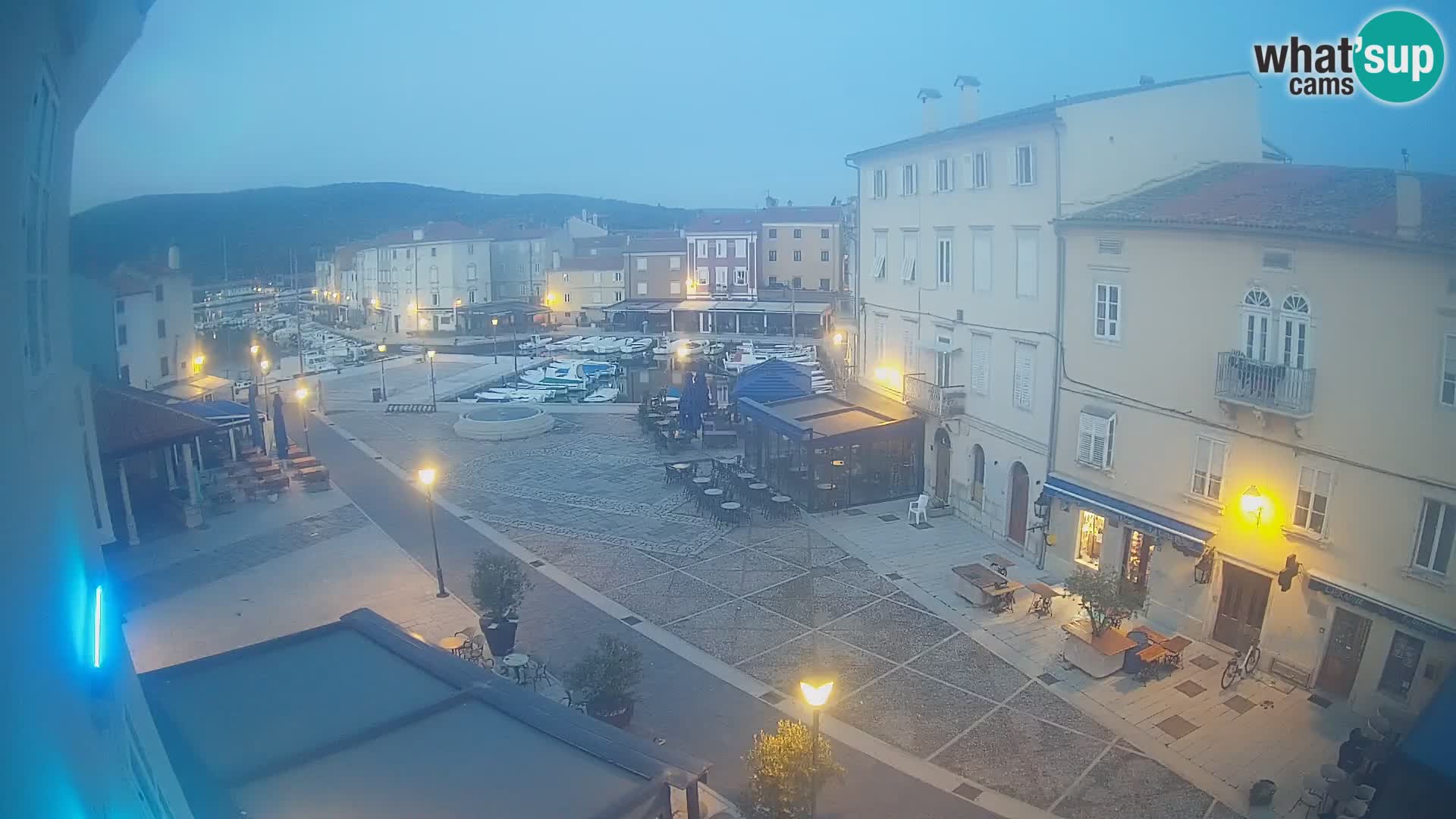 LIVE cam Cres city – main square and “mandrač” – Cres island – Croatia