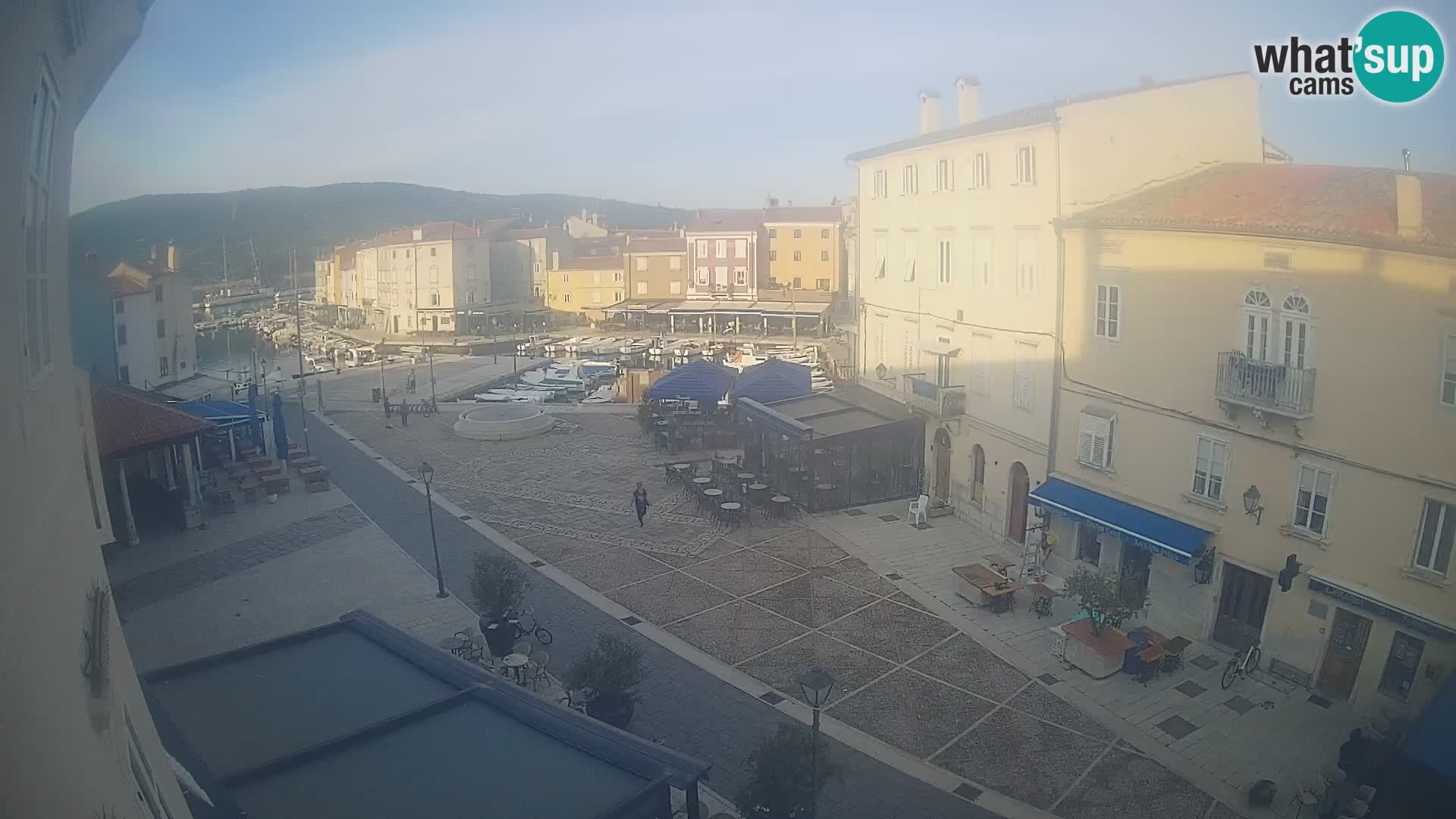 LIVE cam Cres city – main square and “mandrač” – Cres island – Croatia