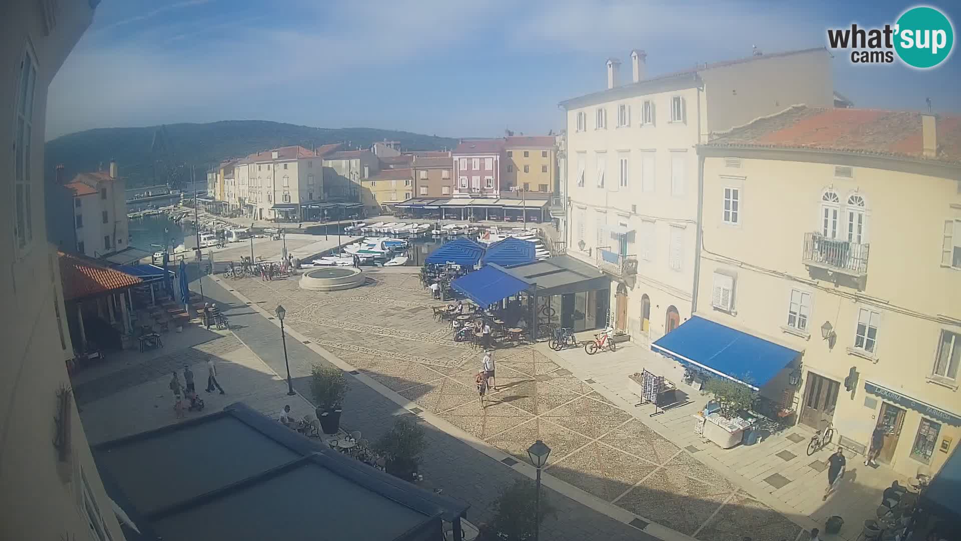 LIVE cam Cres city – main square and “mandrač” – Cres island – Croatia