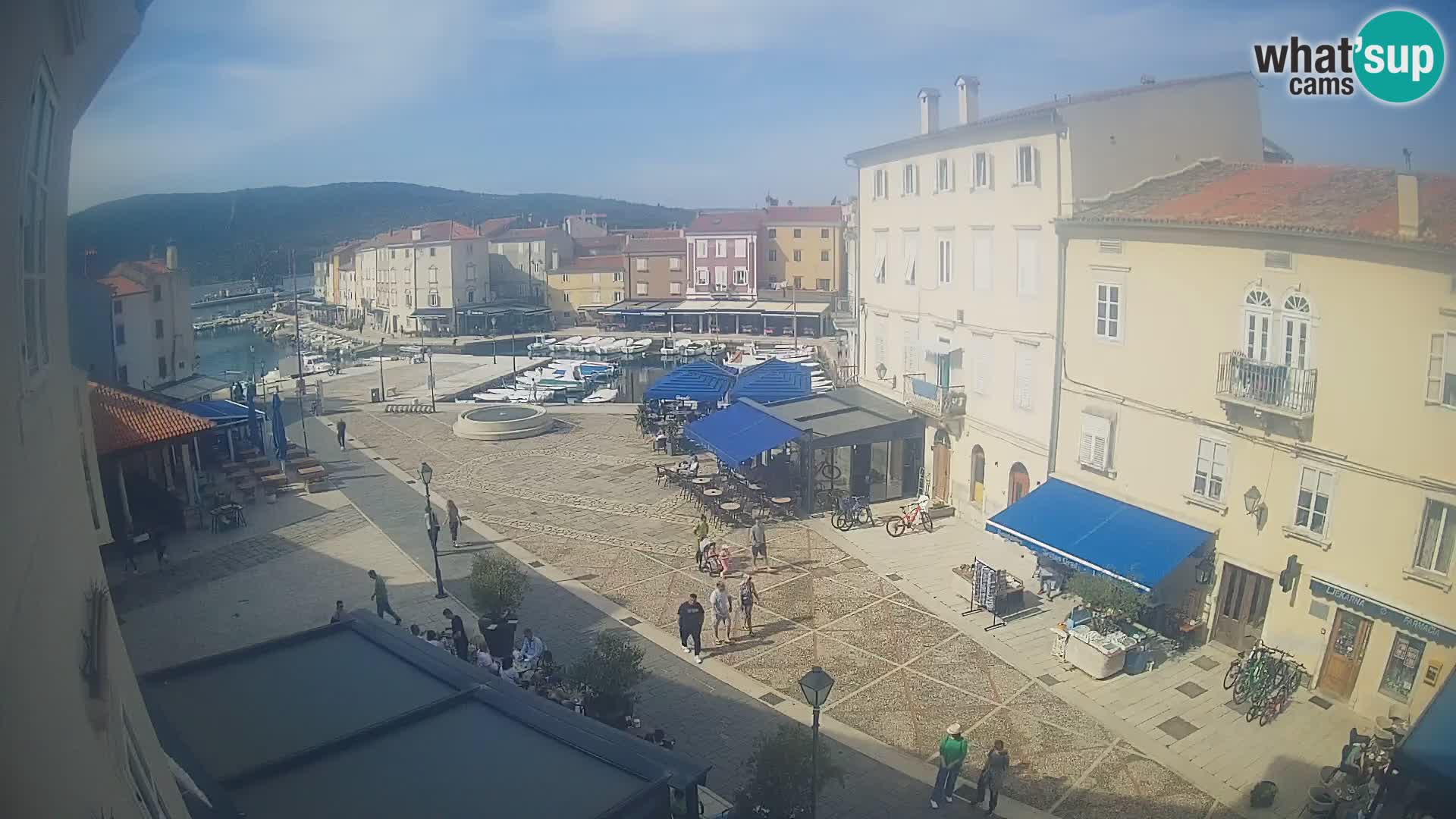 LIVE cam Cres città – piazza principale e “mandrač” – isola di Cherso – Croazia