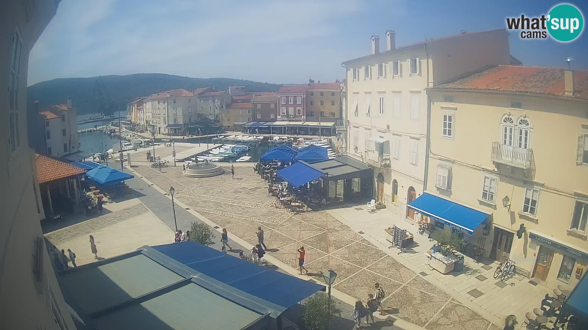 LIVE cam Cres città – piazza principale e “mandrač” – isola di Cherso – Croazia