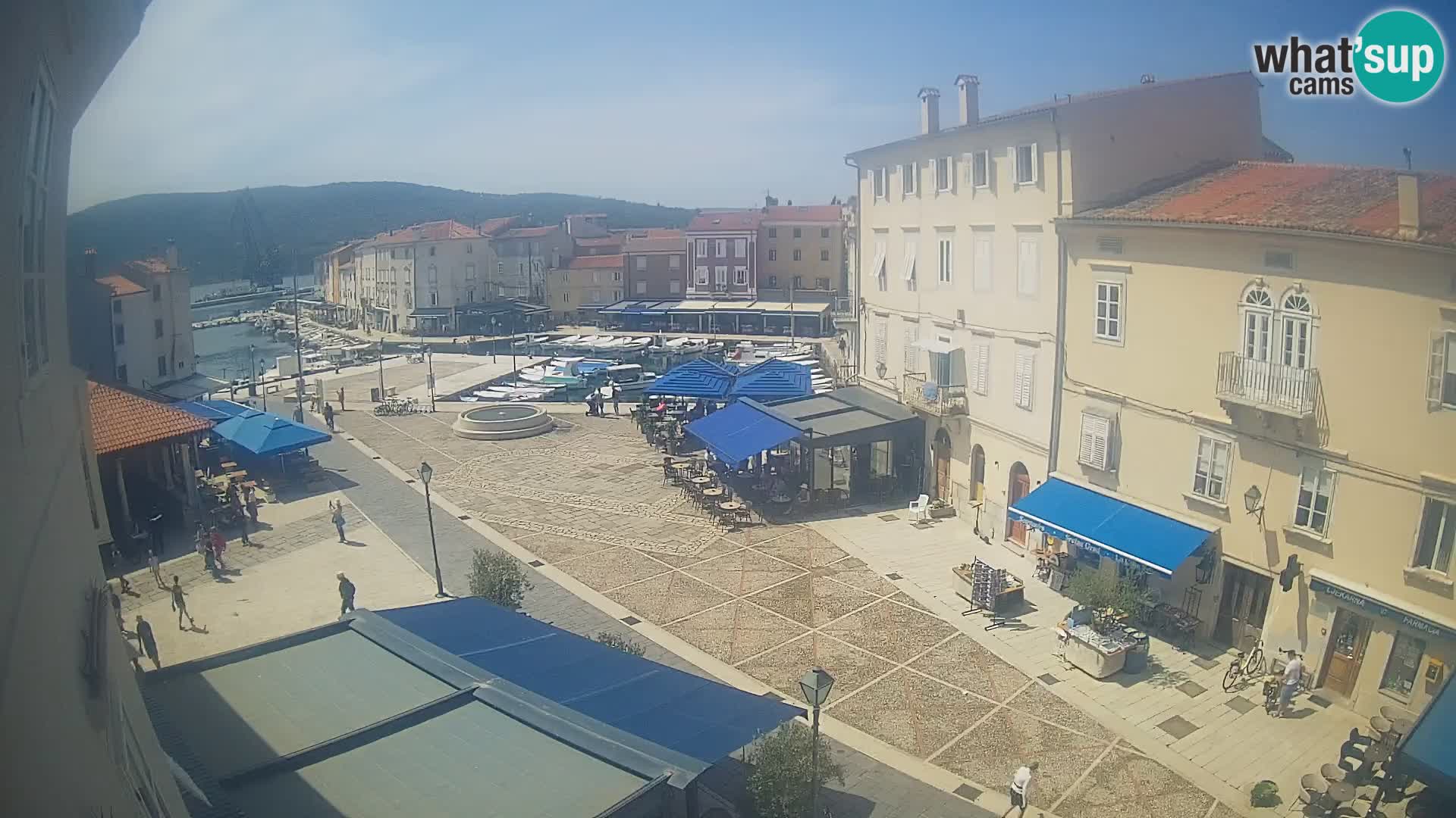 LIVE cam Cres city – main square and “mandrač” – Cres island – Croatia
