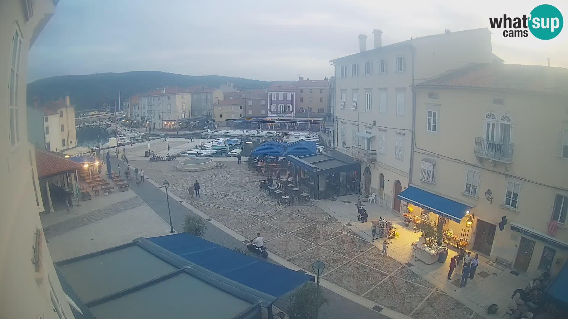 LIVE cam Cres city – main square and “mandrač” – Cres island – Croatia