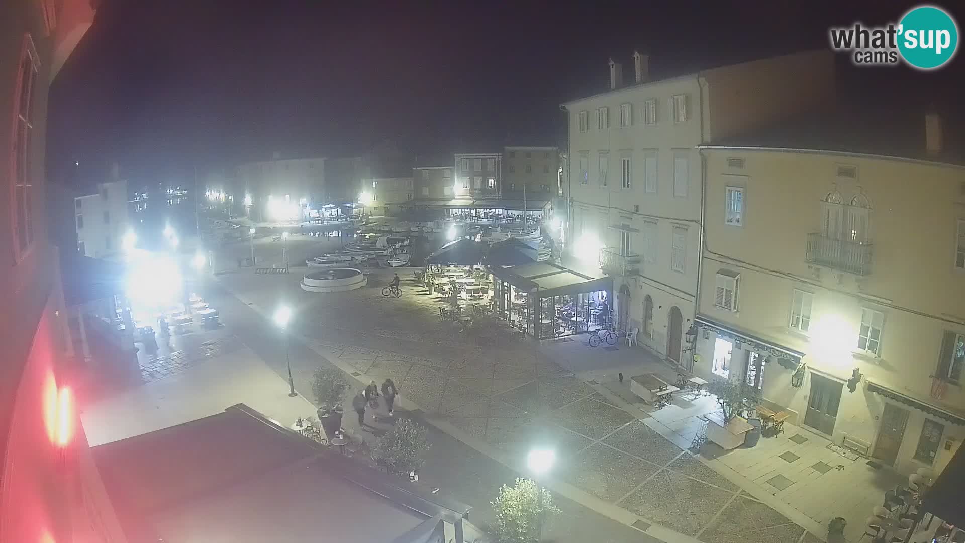 Cámara en vivo ciudad de Cres – plaza principal y “mandrač” – isla de Cres – Croacia