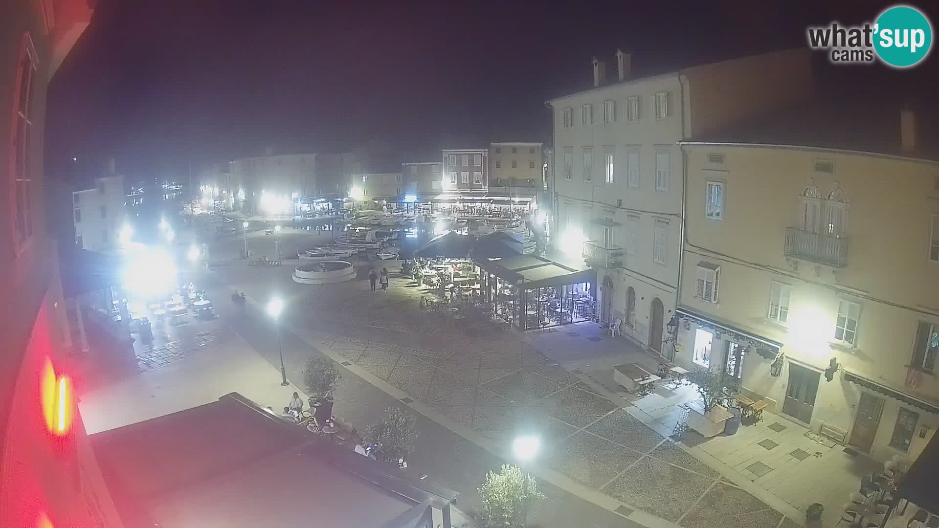 Cámara en vivo ciudad de Cres – plaza principal y “mandrač” – isla de Cres – Croacia