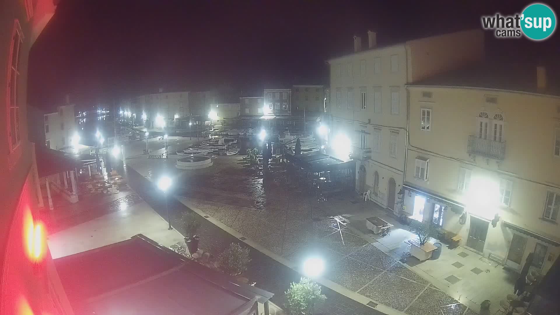 LIVE cam Cres city – place principale et “mandrač” – île de Cres – Croatie