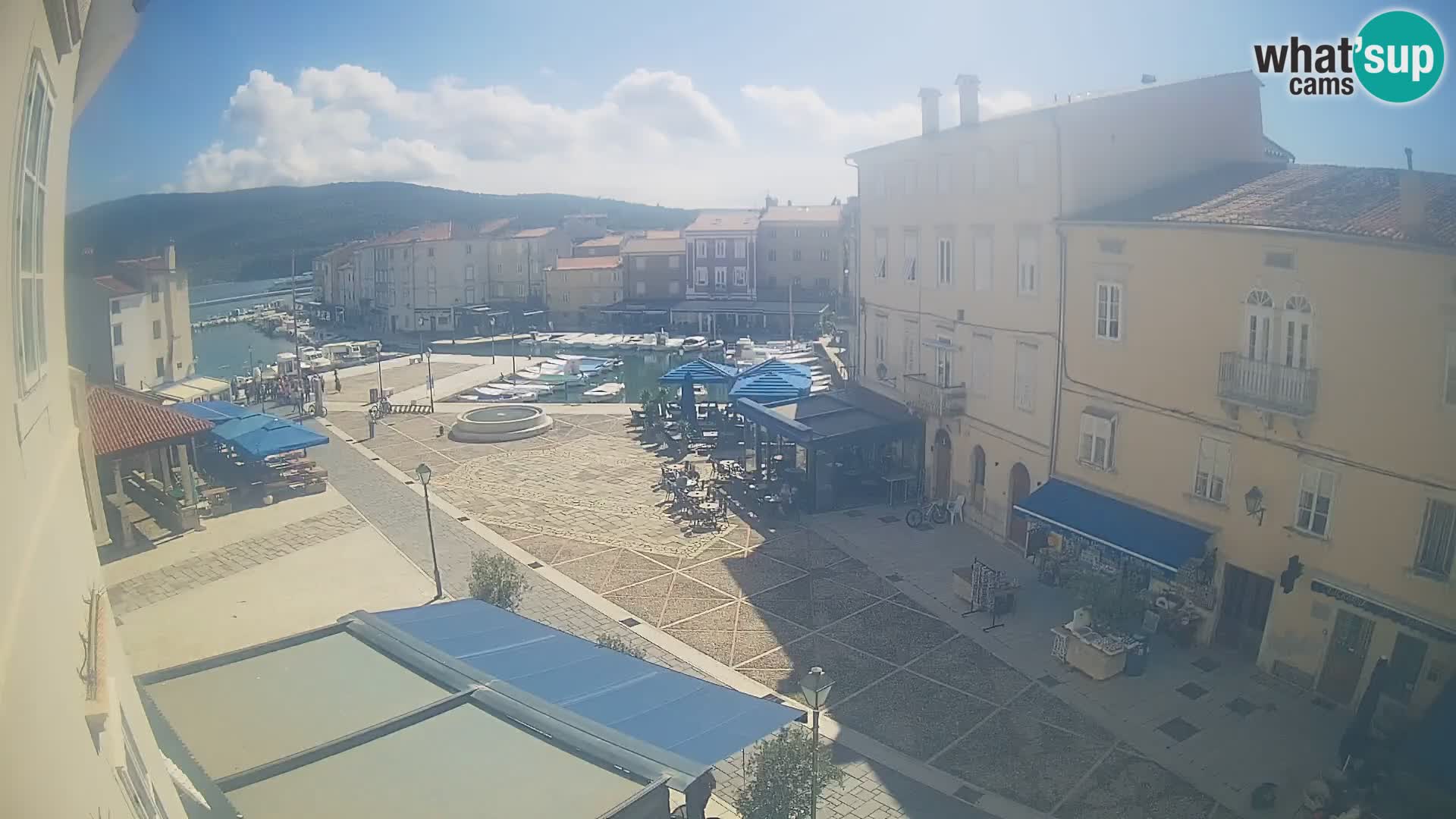 LIVE cam Cres city – main square and “mandrač” – Cres island – Croatia