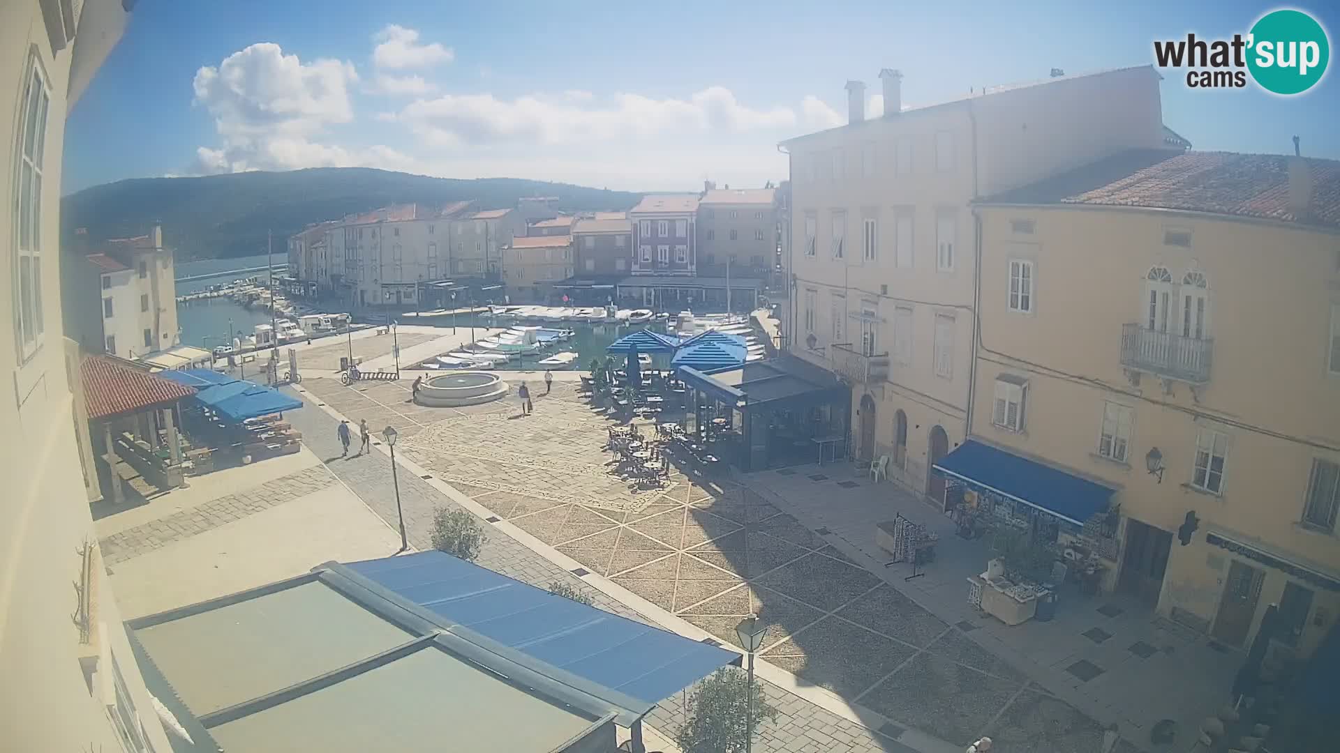 LIVE cam Cres Stadt – Hauptplatz und “mandrač” – Cres Insel – Kroatien