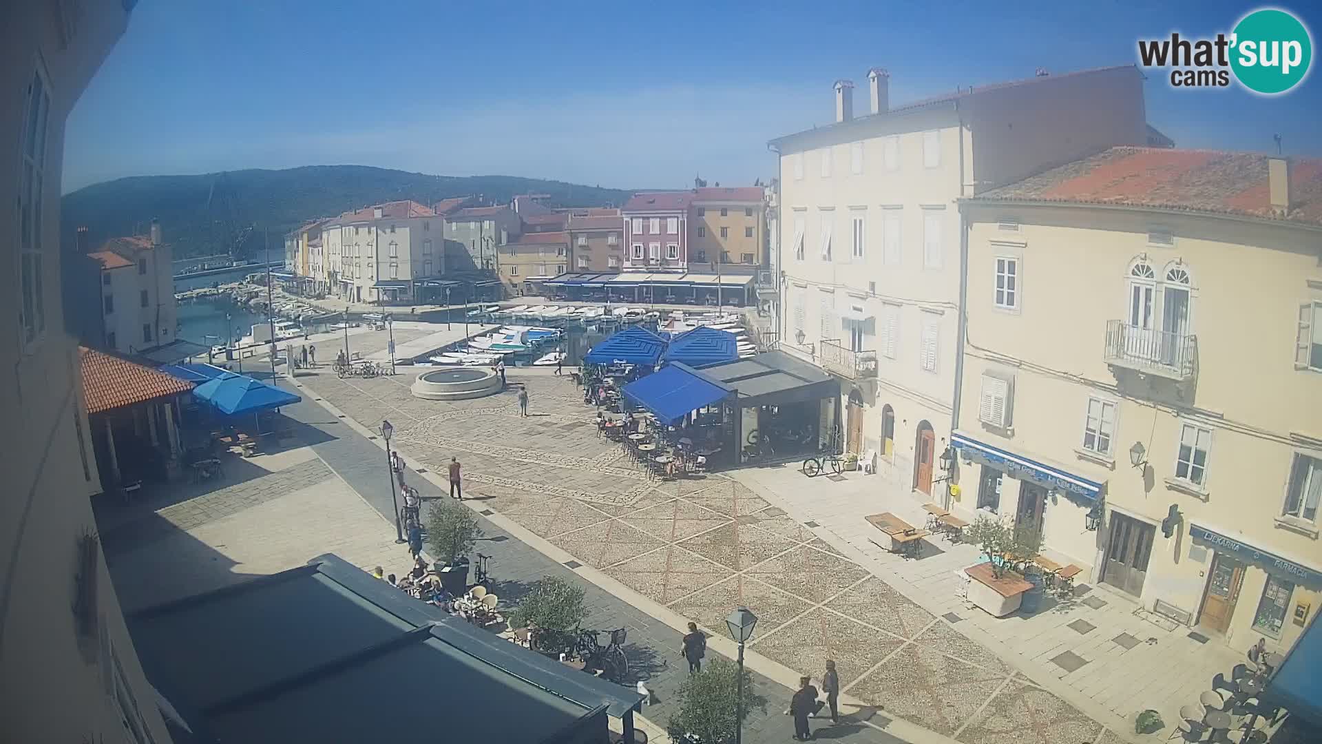 LIVE cam Cres Stadt – Hauptplatz und “mandrač” – Cres Insel – Kroatien
