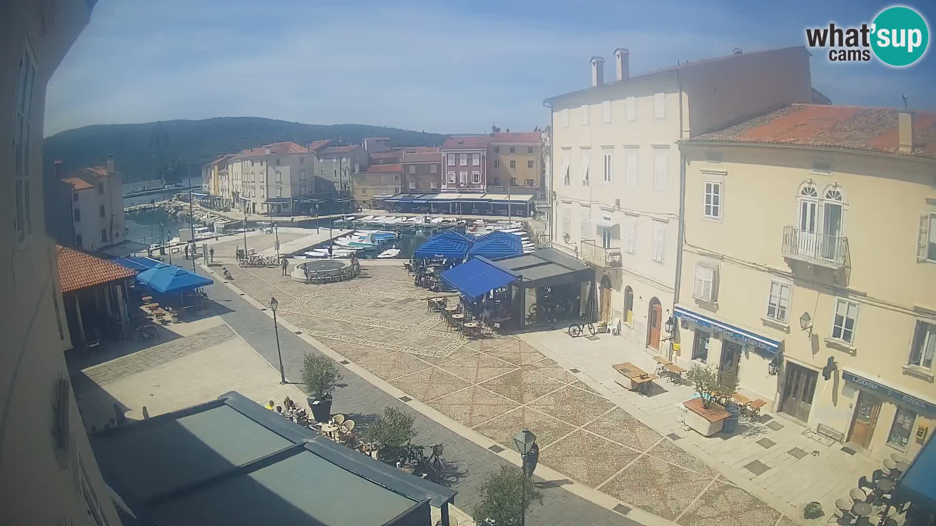 LIVE cam Cres città – piazza principale e “mandrač” – isola di Cherso – Croazia