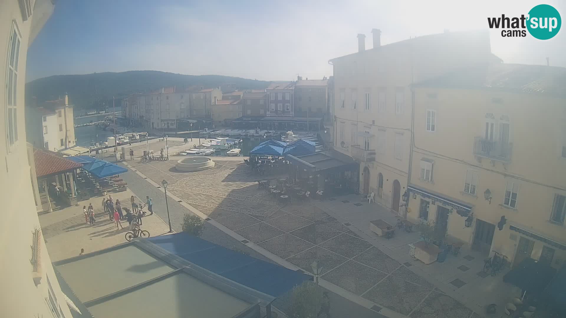 LIVE cam Cres città – piazza principale e “mandrač” – isola di Cherso – Croazia