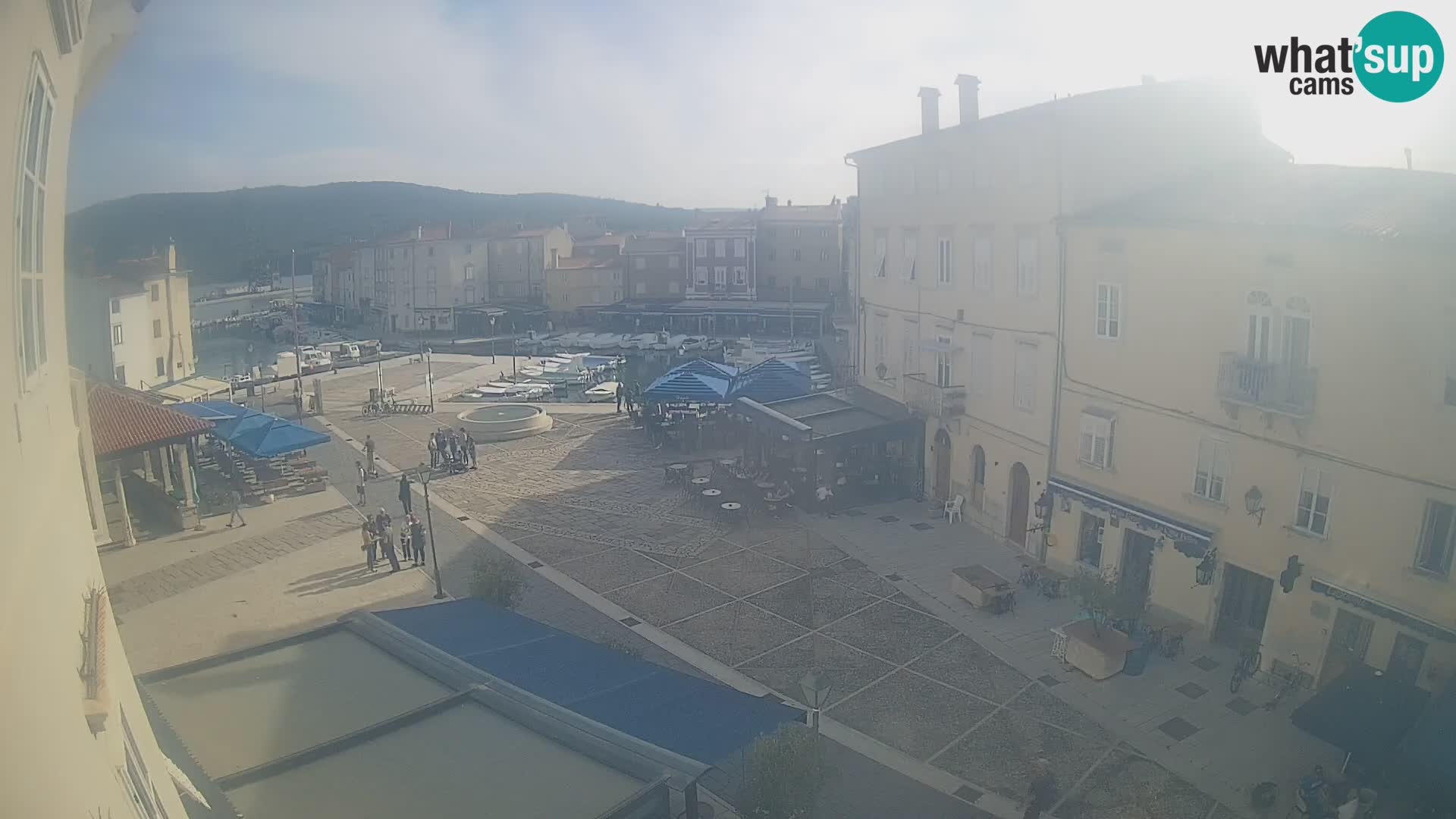 LIVE cam Cres Stadt – Hauptplatz und “mandrač” – Cres Insel – Kroatien
