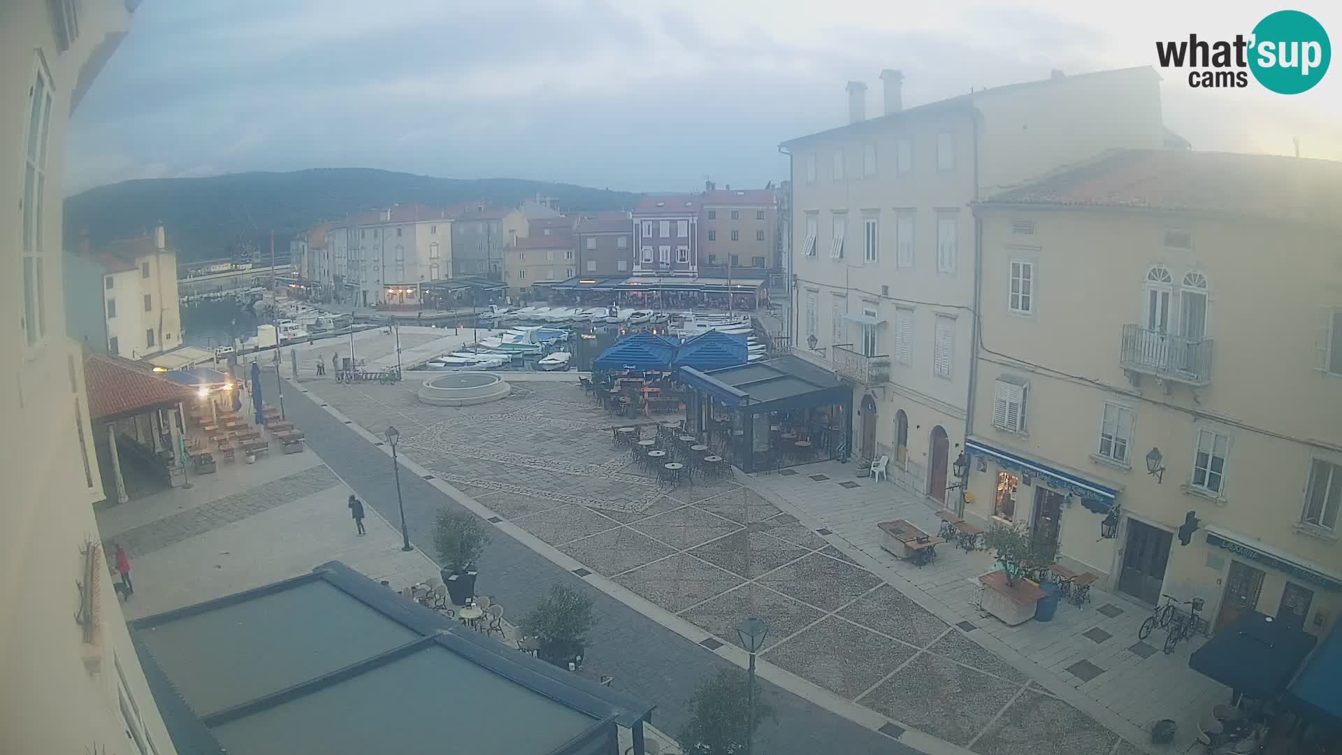 LIVE cam Cres city – main square and “mandrač” – Cres island – Croatia
