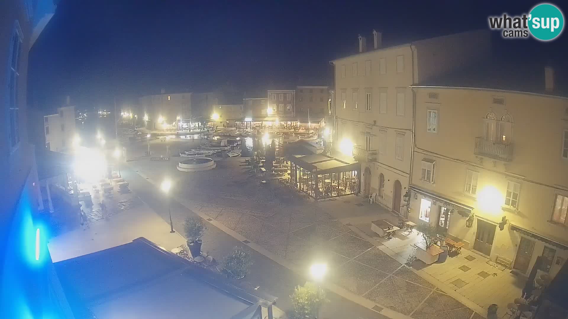 Cámara en vivo ciudad de Cres – plaza principal y “mandrač” – isla de Cres – Croacia