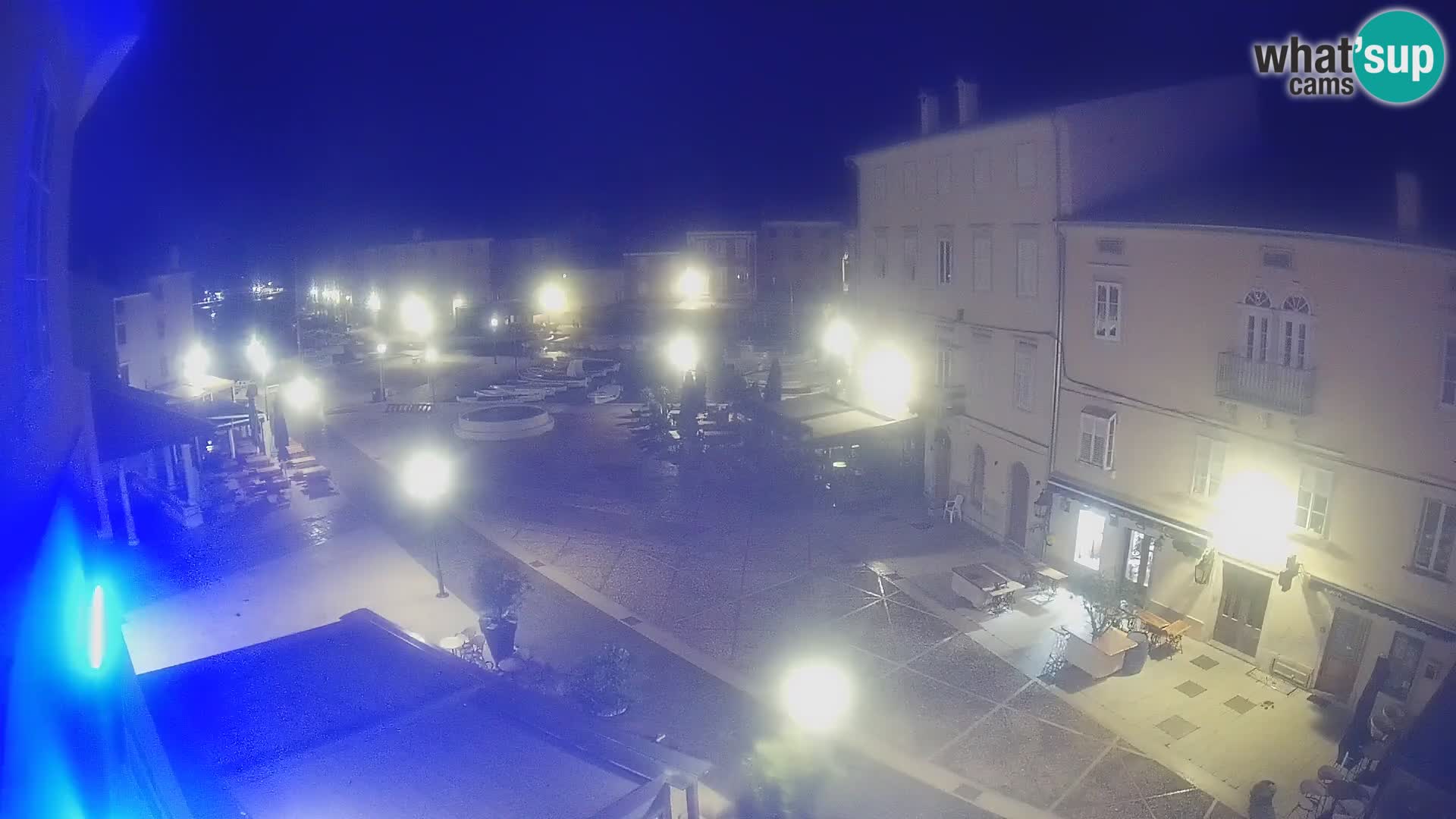 Cámara en vivo ciudad de Cres – plaza principal y “mandrač” – isla de Cres – Croacia