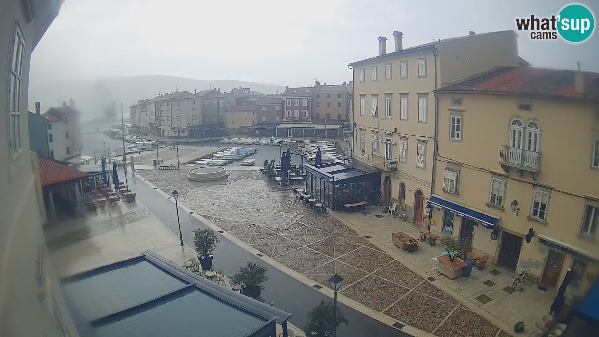 LIVE cam Cres city – main square and “mandrač” – Cres island – Croatia