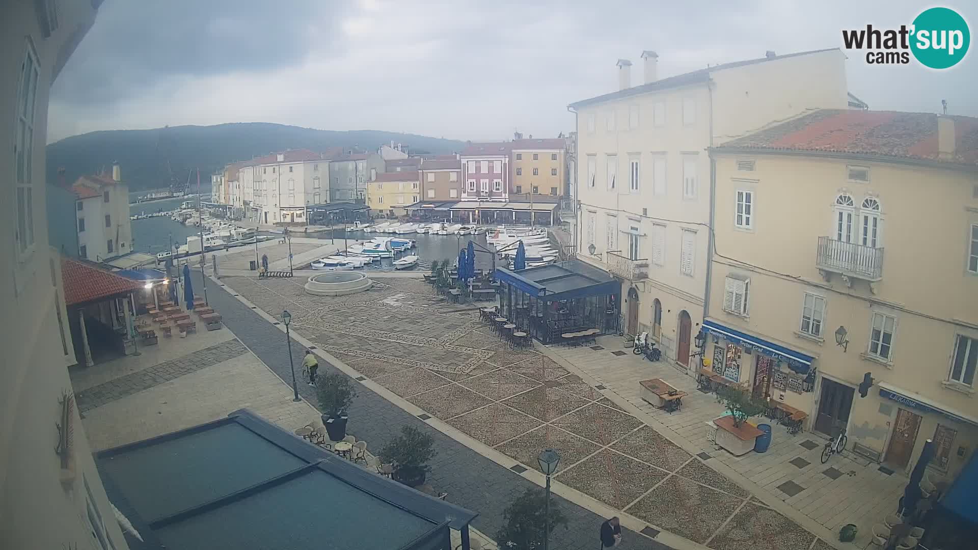 LIVE cam Cres Stadt – Hauptplatz und “mandrač” – Cres Insel – Kroatien