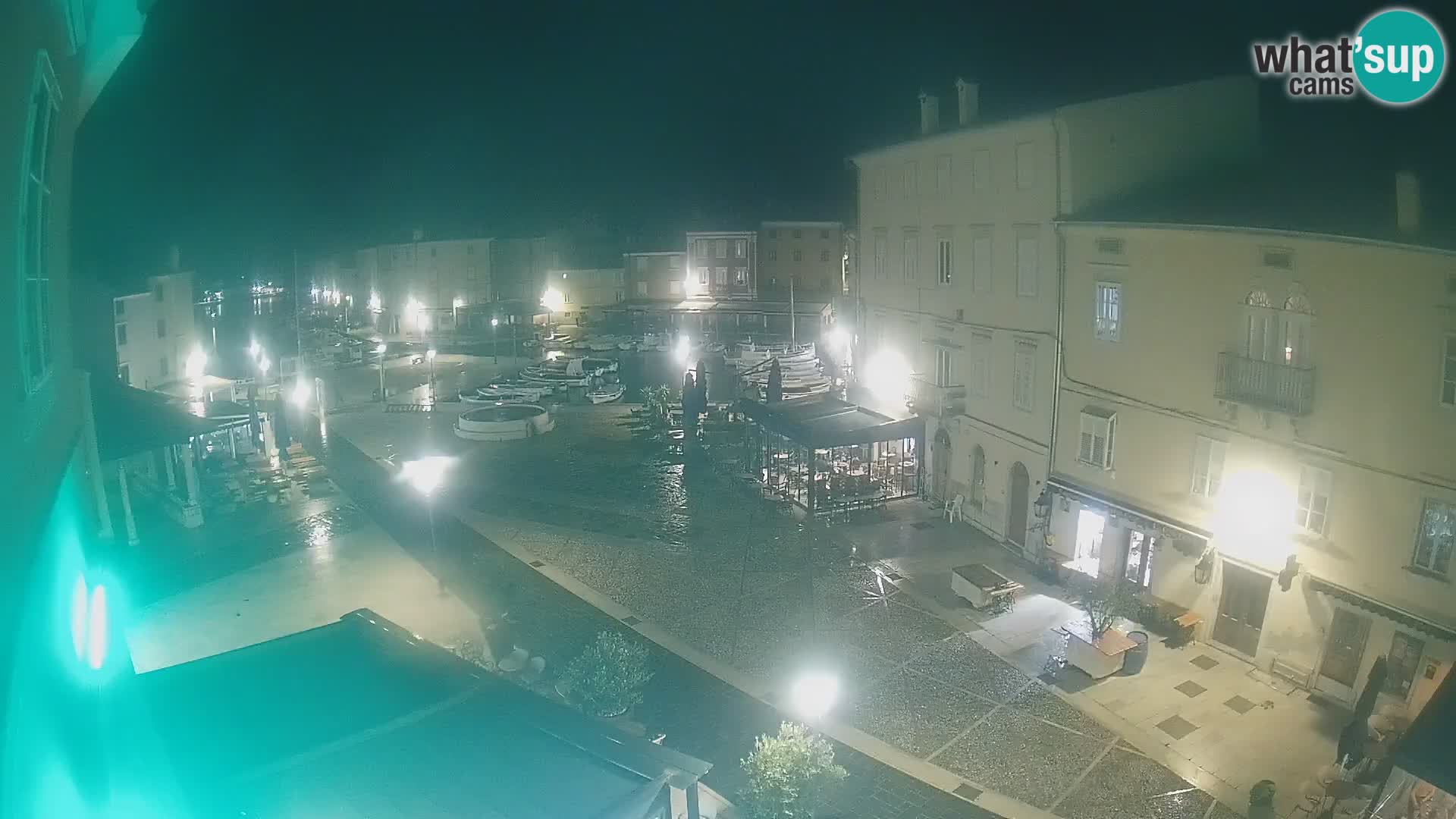 LIVE cam Cres city – place principale et “mandrač” – île de Cres – Croatie