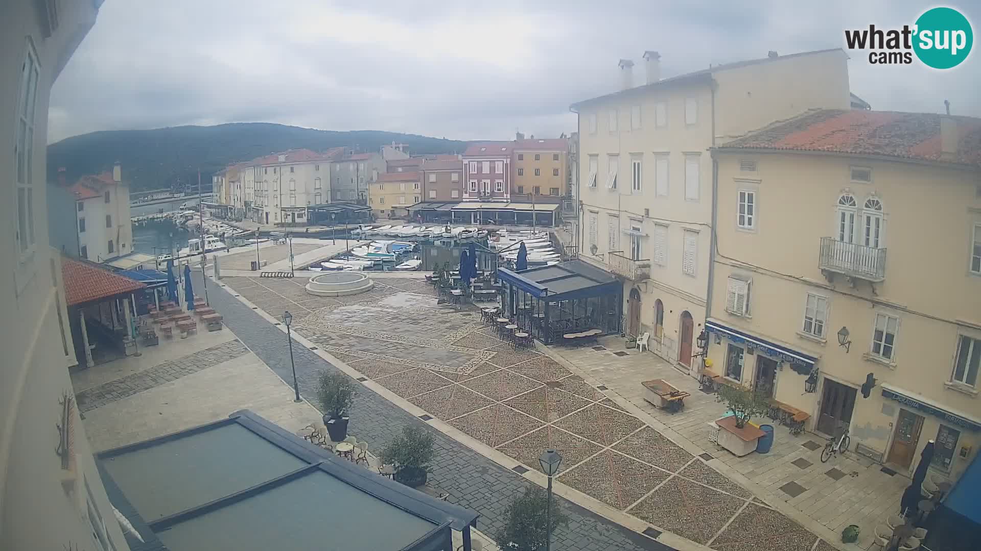 LIVE cam Cres city – main square and “mandrač” – Cres island – Croatia