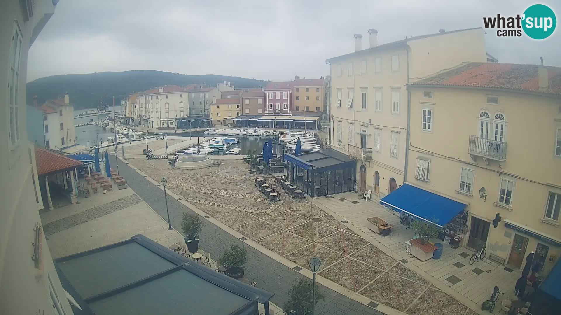 LIVE cam Cres city – main square and “mandrač” – Cres island – Croatia