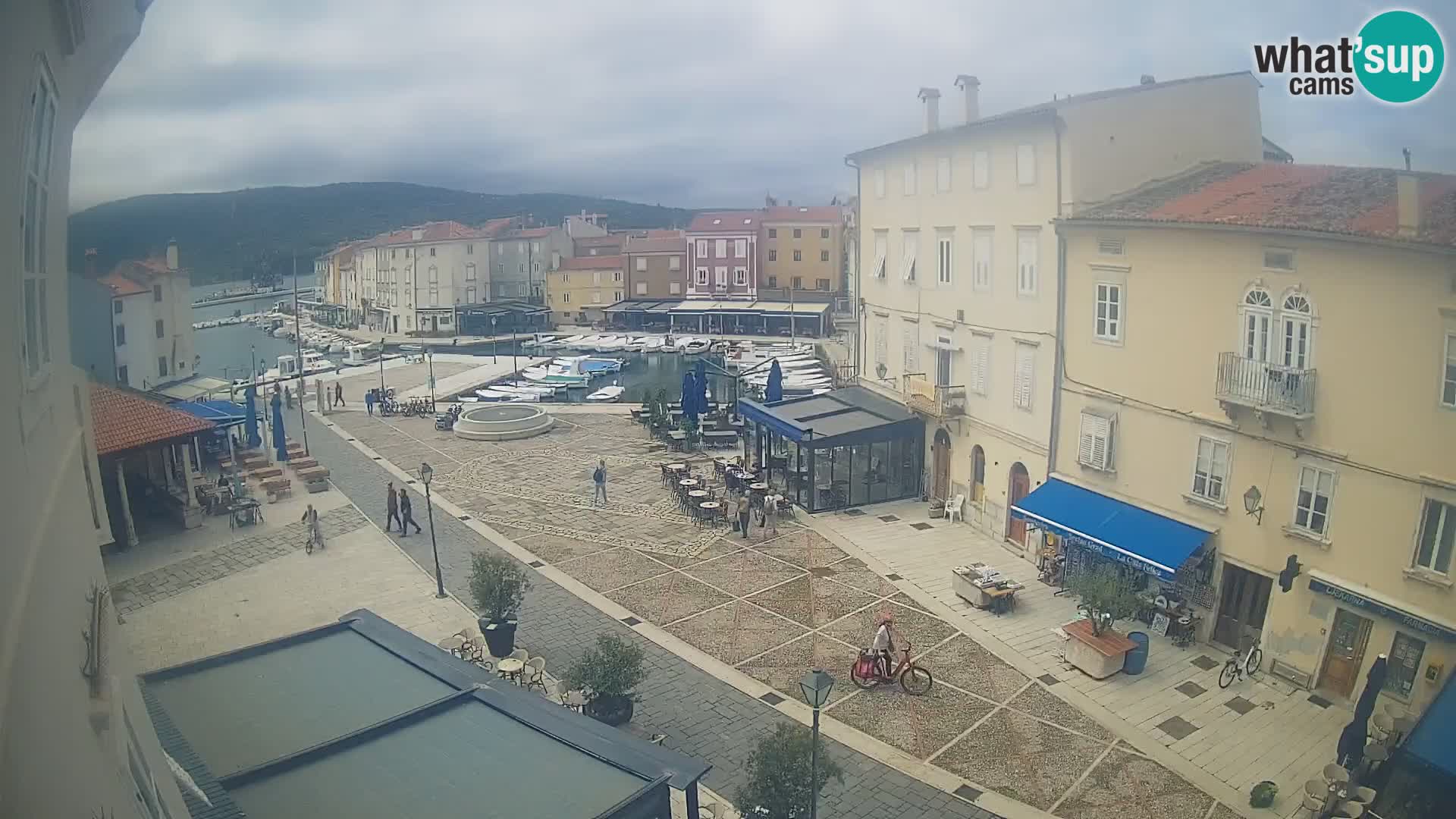 LIVE cam Cres city – main square and “mandrač” – Cres island – Croatia