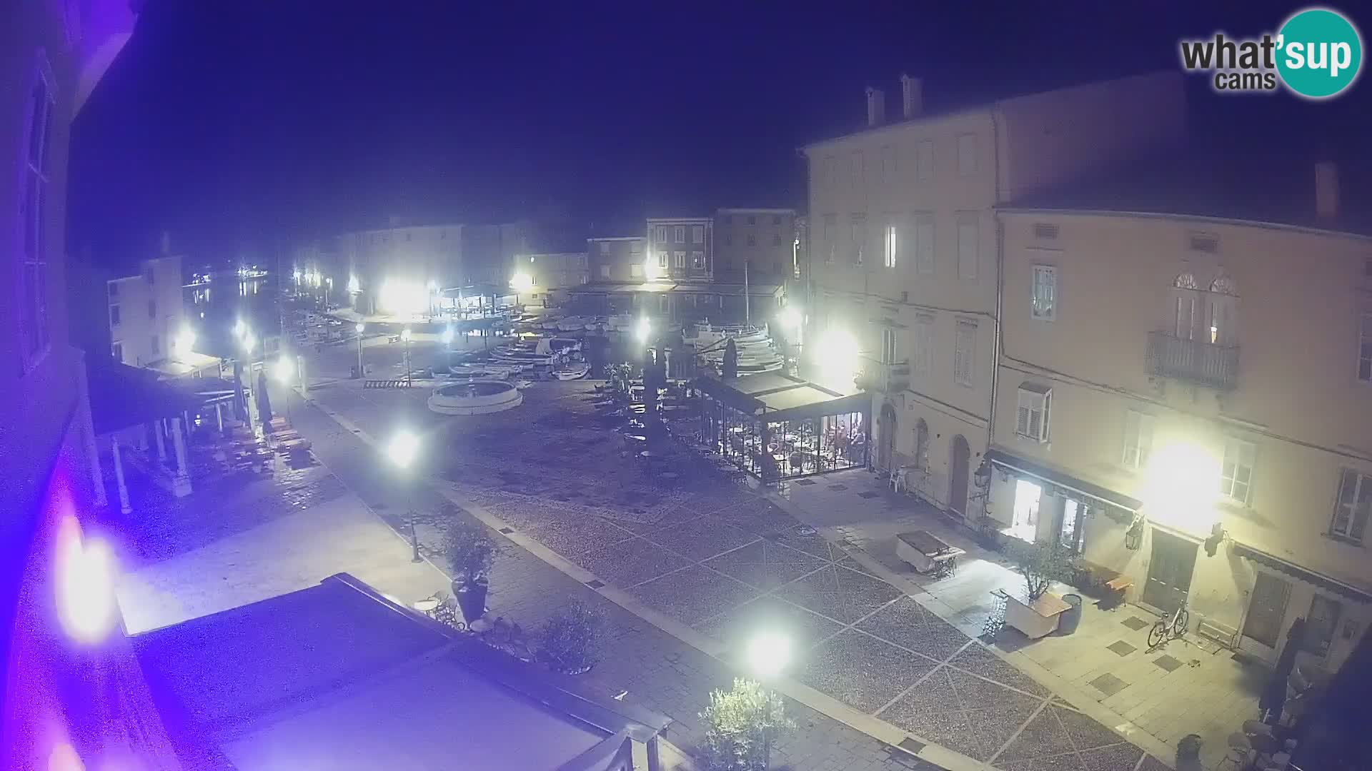 LIVE cam Cres città – piazza principale e “mandrač” – isola di Cherso – Croazia