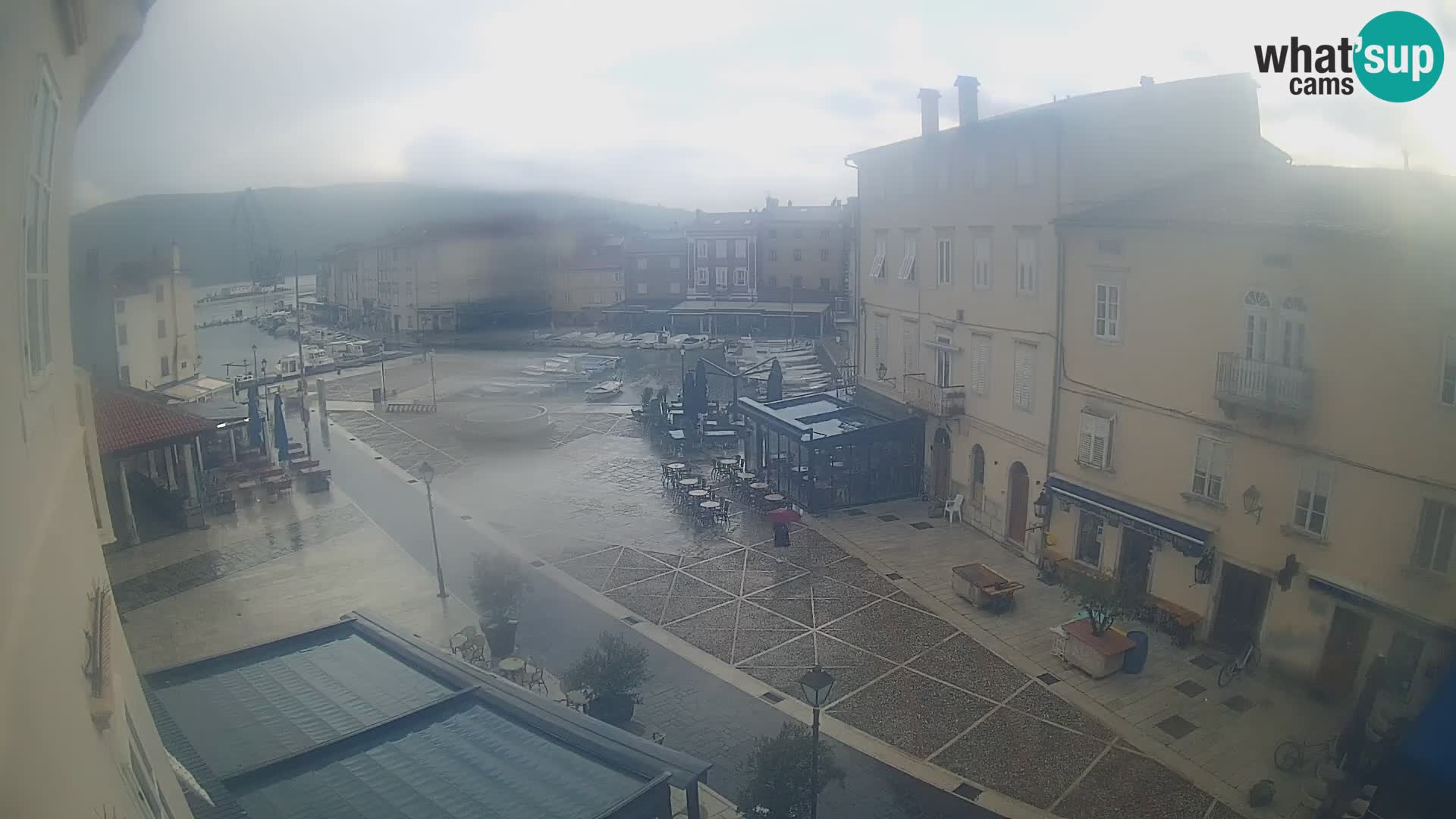 LIVE cam Cres city – main square and “mandrač” – Cres island – Croatia