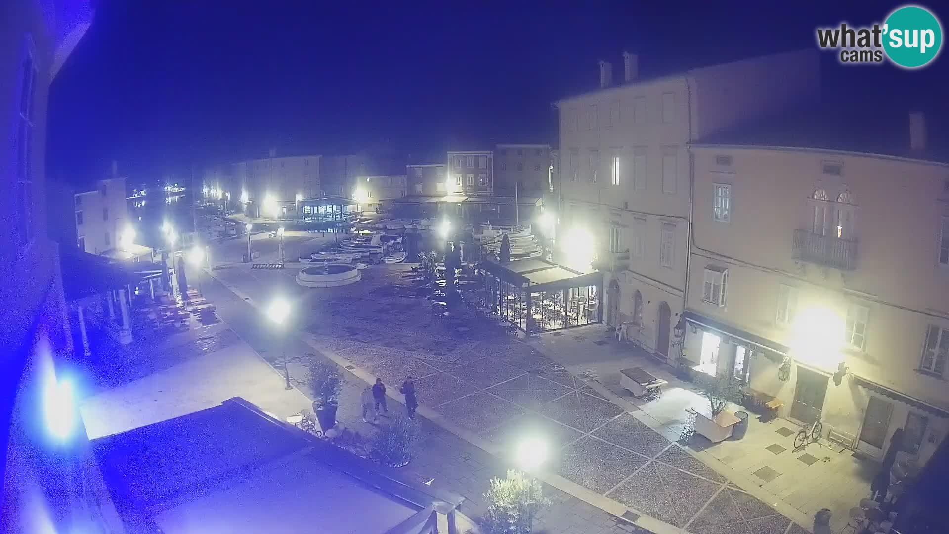 V ŽIVO spletna kamera Cres mesto – glavni trg in “mandrač” – otok Cres – Hrvaška