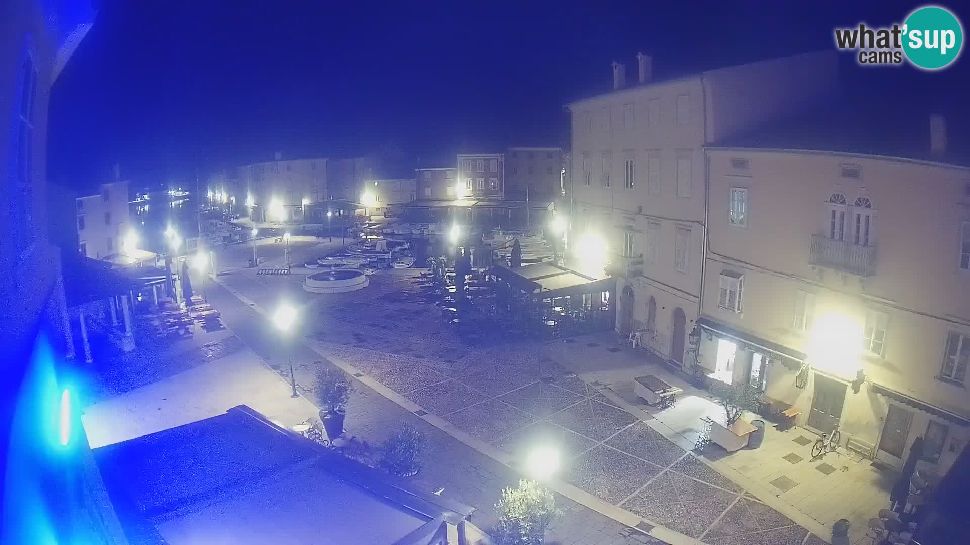 LIVE cam Cres city – place principale et “mandrač” – île de Cres – Croatie