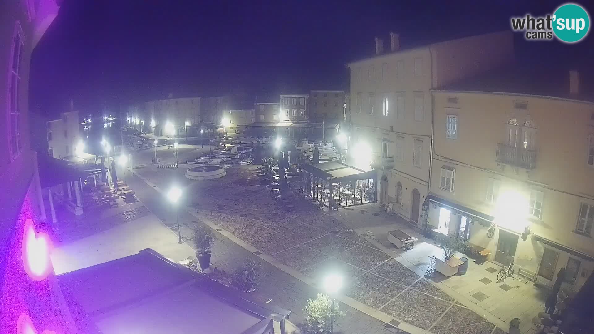 LIVE cam Cres città – piazza principale e “mandrač” – isola di Cherso – Croazia