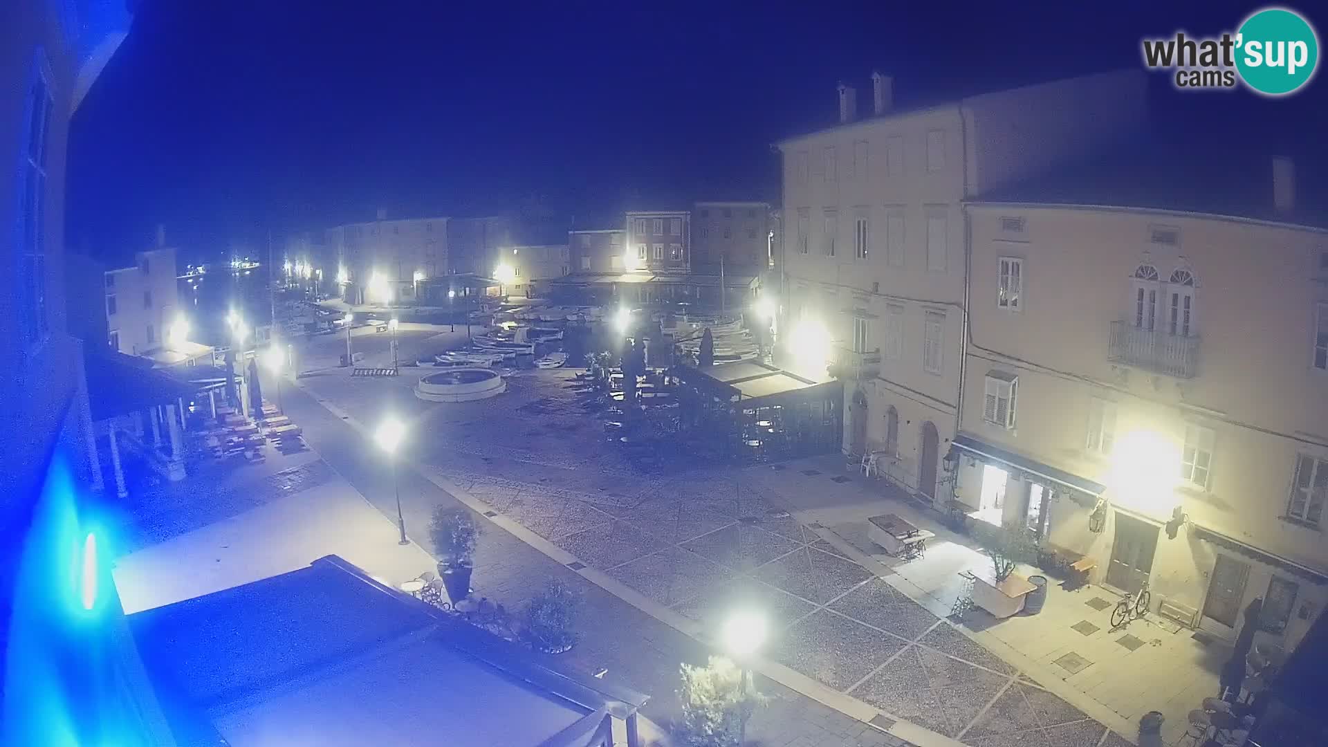LIVE cam Cres city – place principale et “mandrač” – île de Cres – Croatie