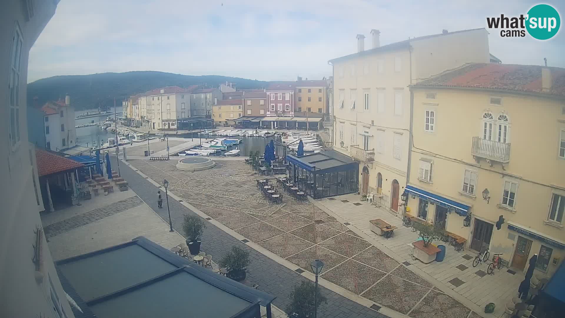 LIVE cam Cres city – main square and “mandrač” – Cres island – Croatia