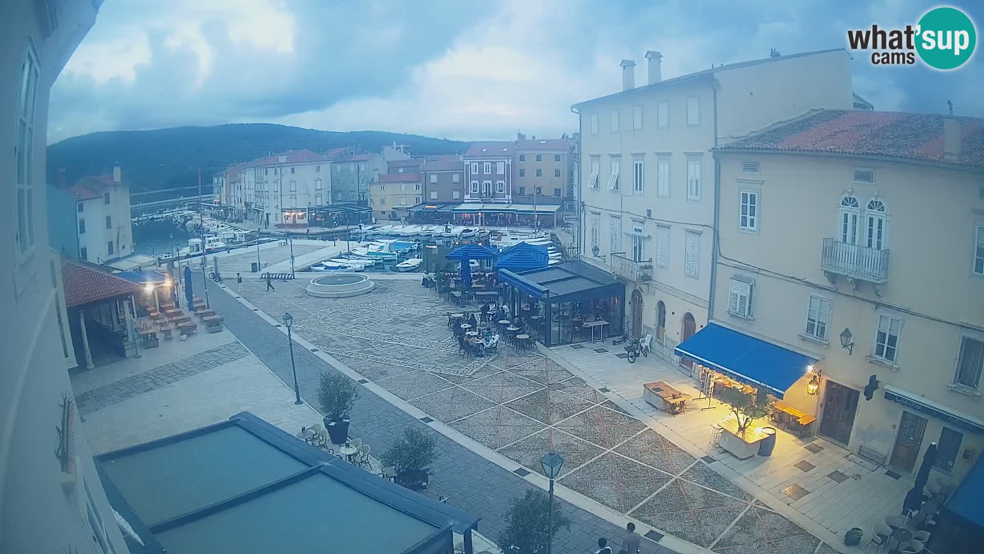 LIVE cam Cres city – main square and “mandrač” – Cres island – Croatia